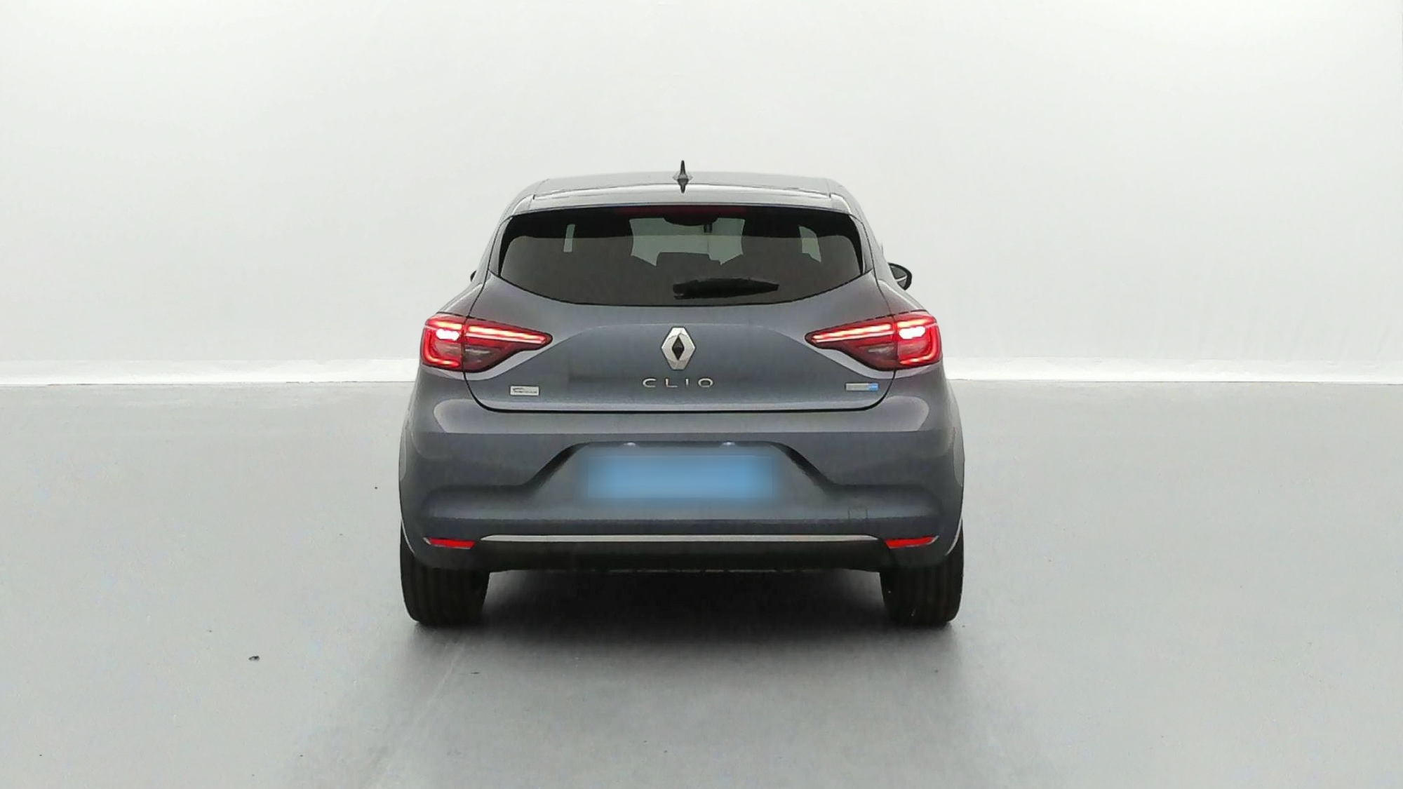 RENAULT CLIO   Initiale Paris E-Tech 140