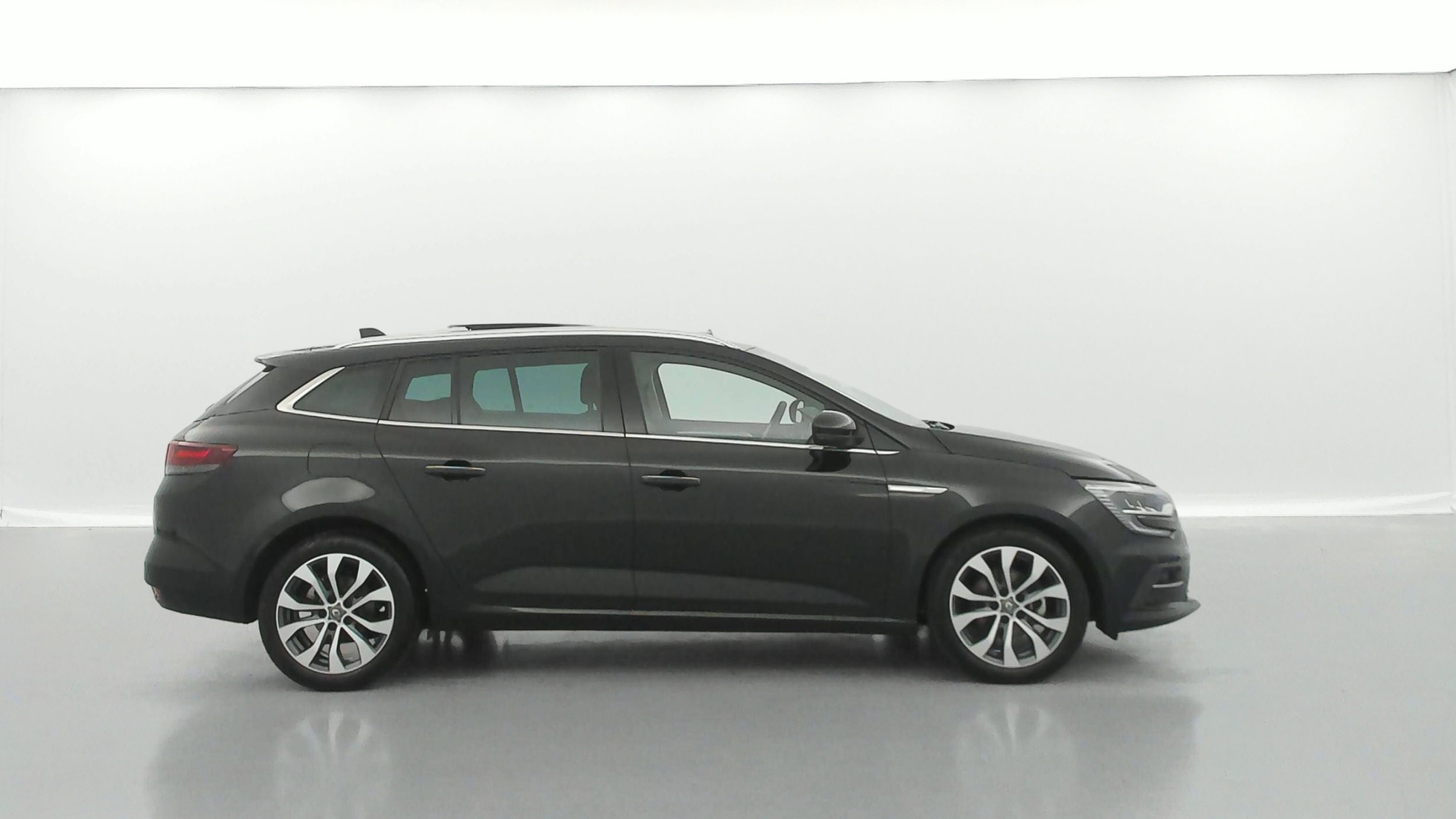 RENAULT MEGANE ESTATE   Techno TCe 140 EDC