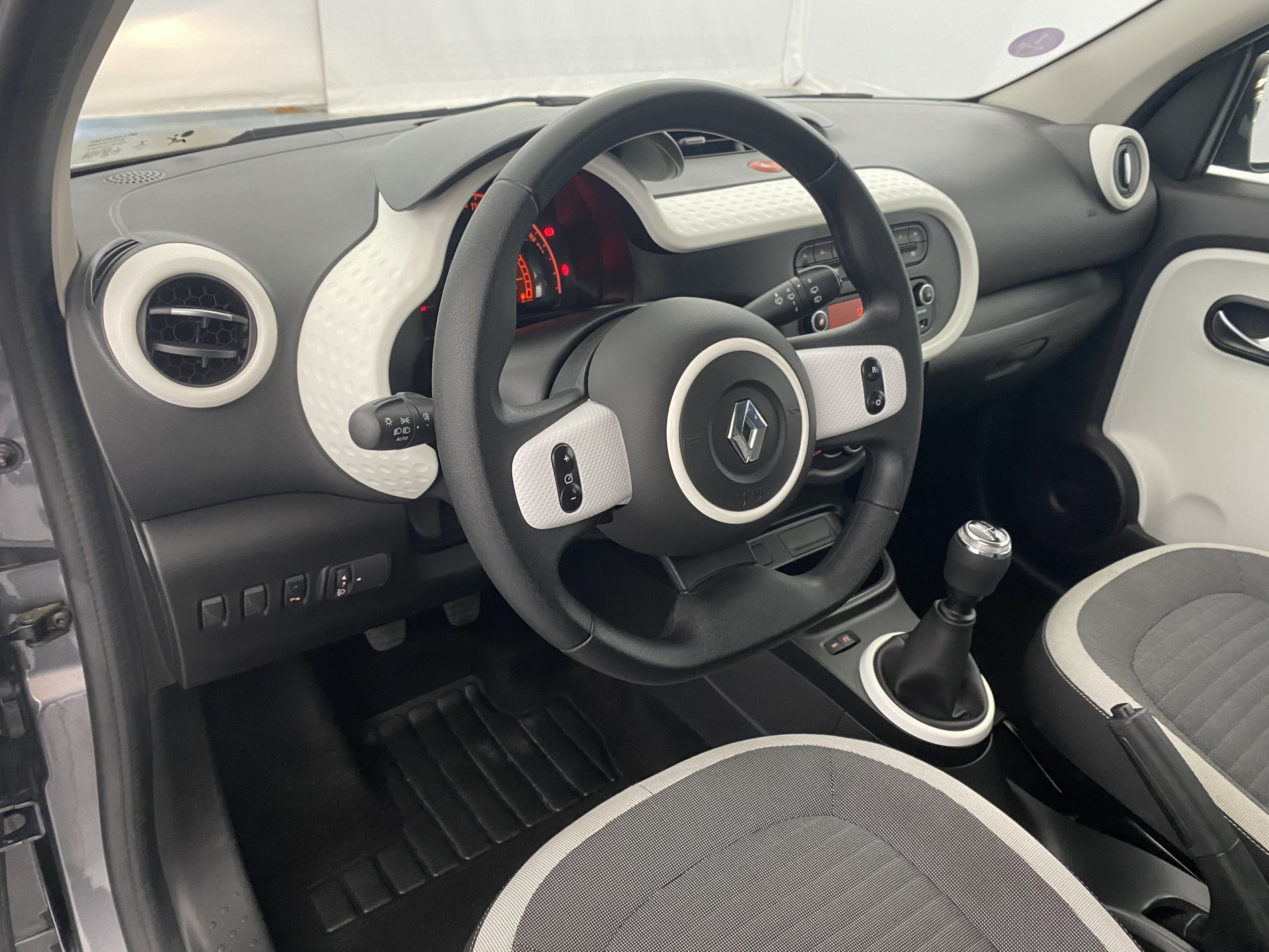 RENAULT TWINGO   Zen SCe 65