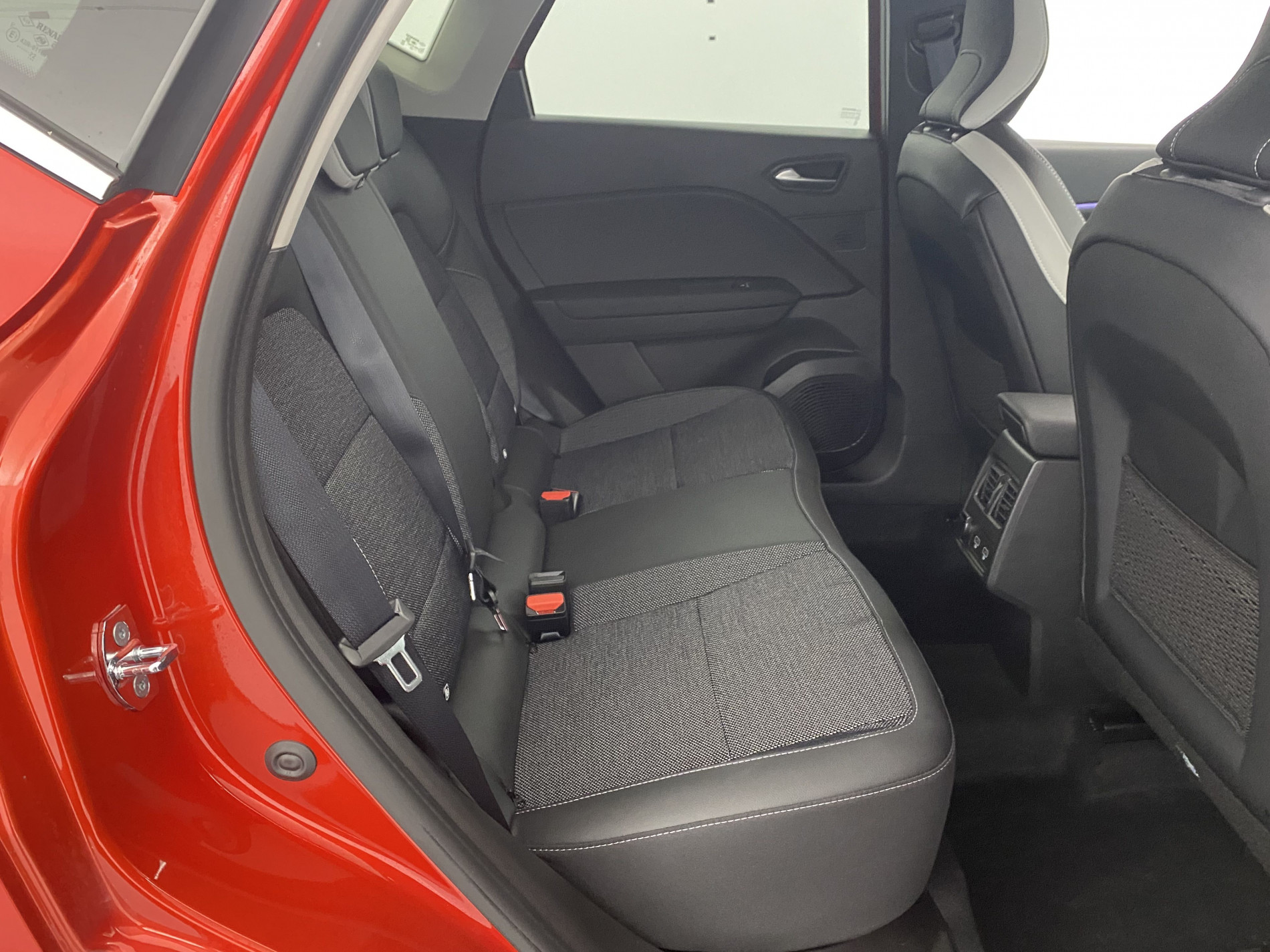 RENAULT CAPTUR   Intens E-Tech 145 21