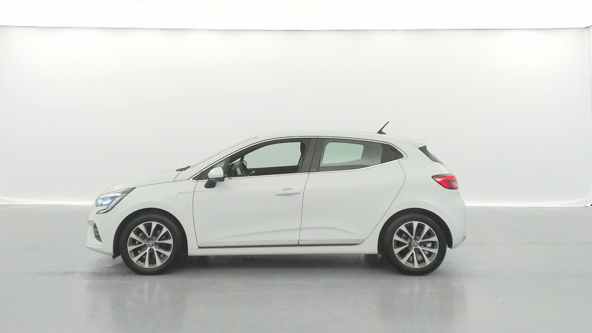 RENAULT CLIO   Intens E-Tech 140