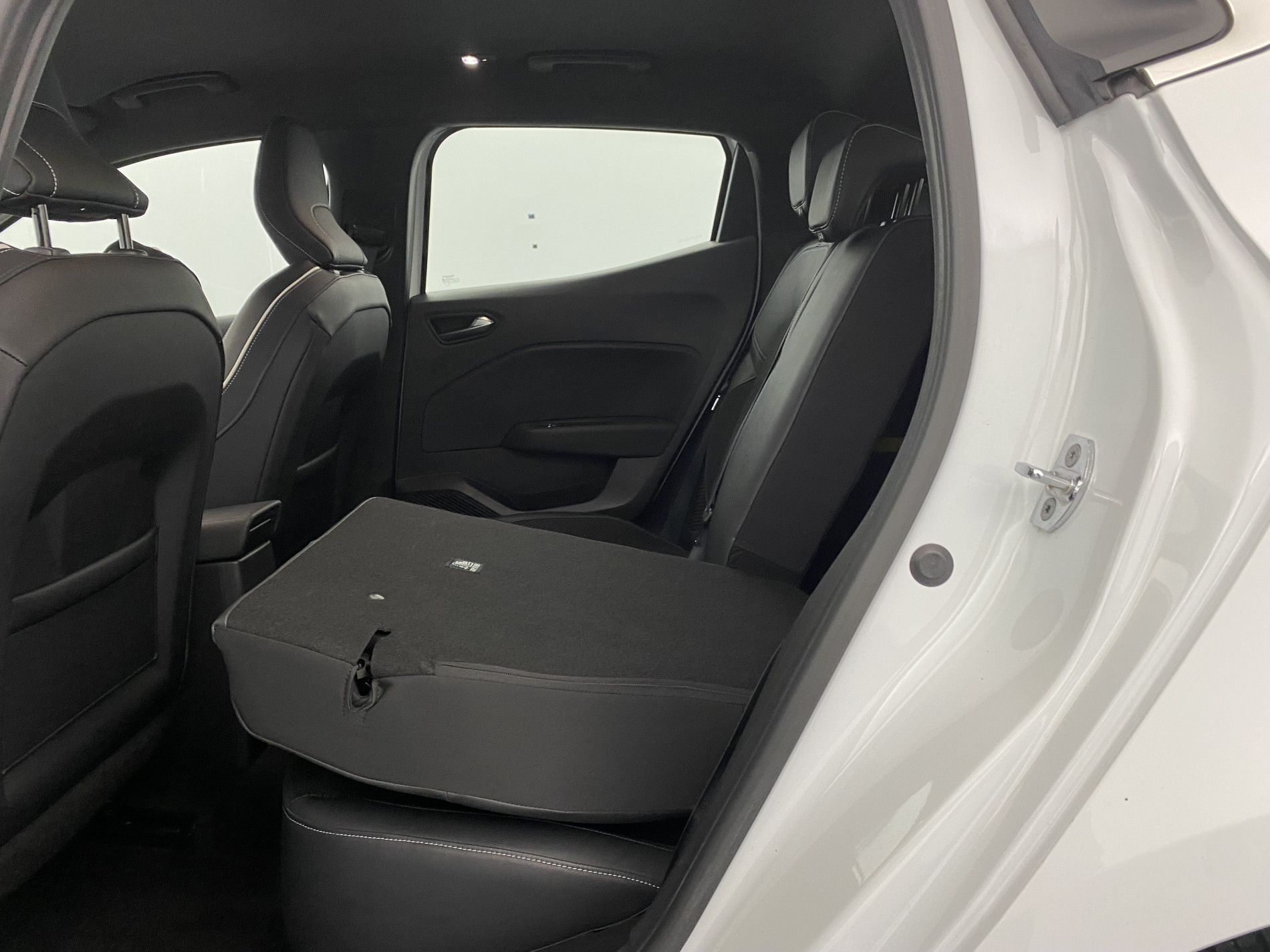 RENAULT CLIO   Intens E-Tech 140