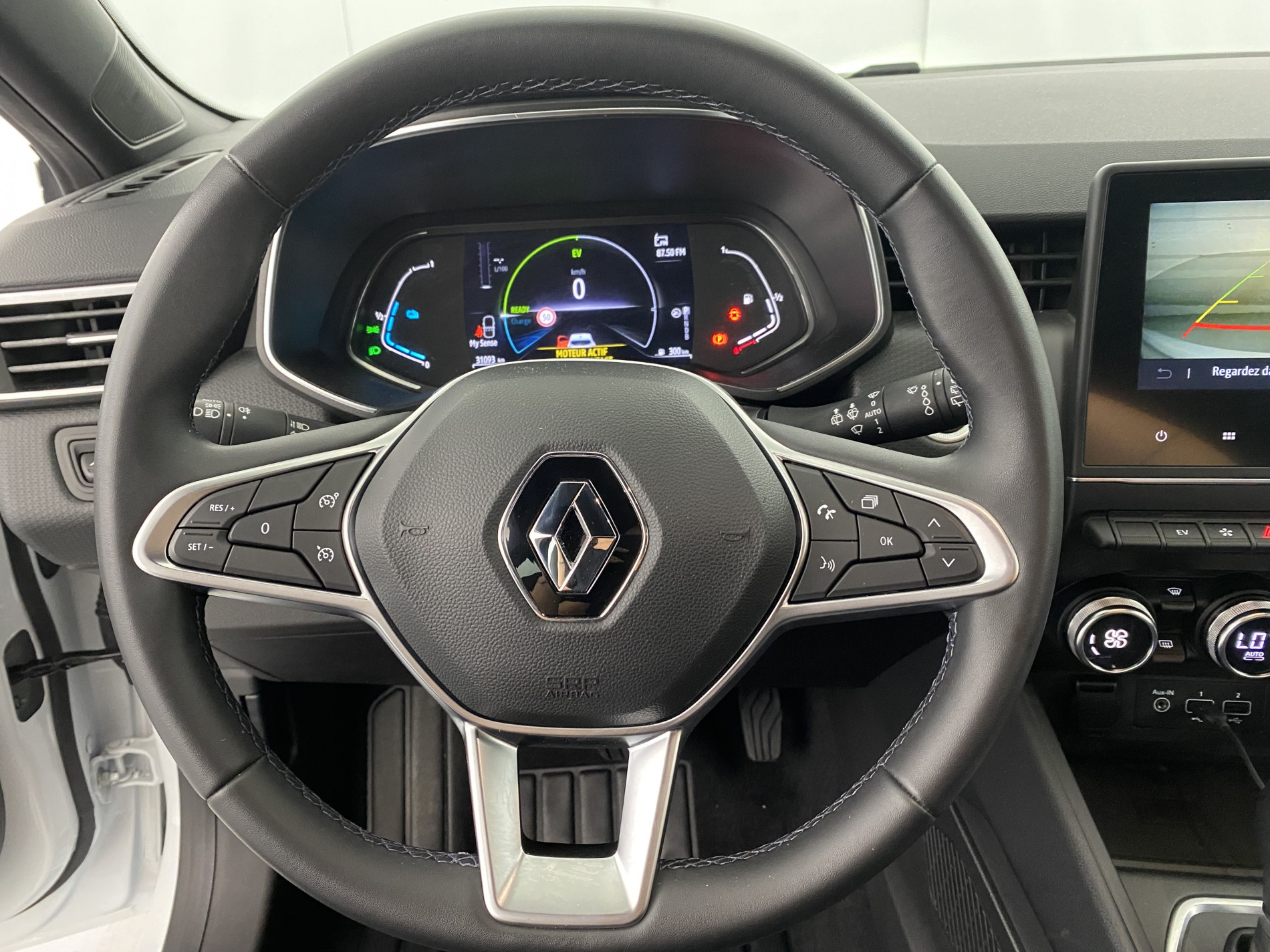 RENAULT CLIO   Intens E-Tech 140