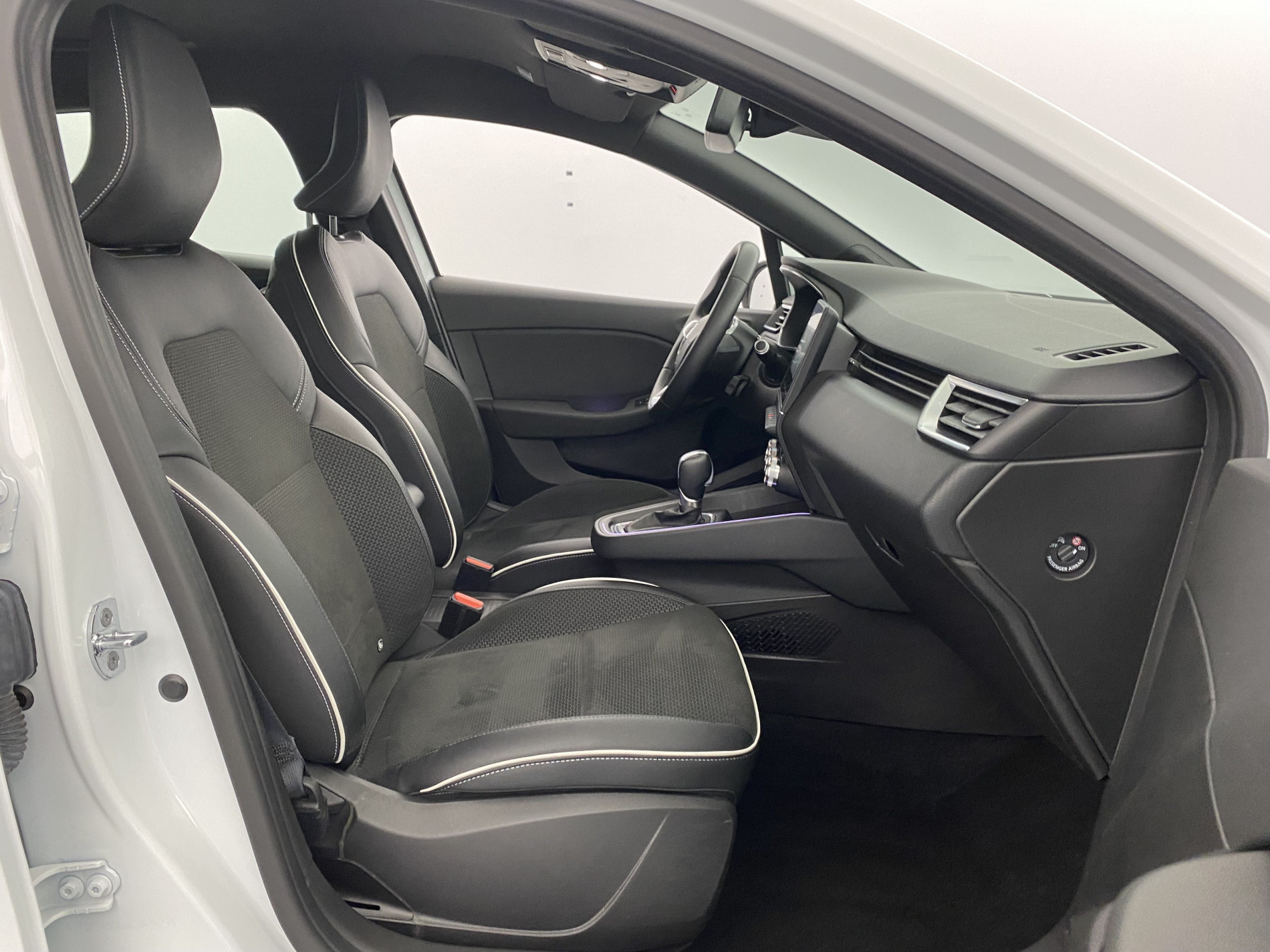 RENAULT CLIO   Intens E-Tech 140
