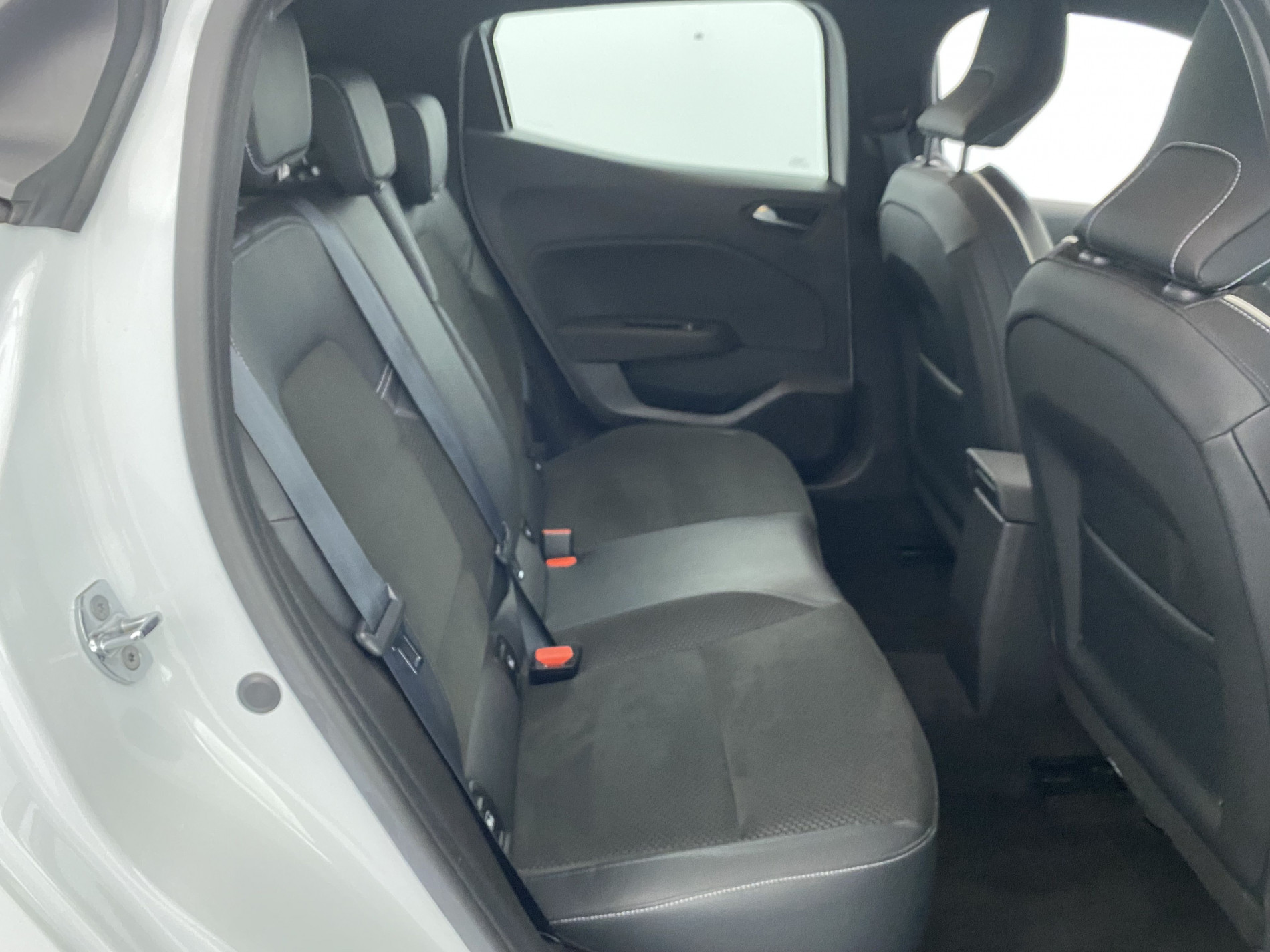 RENAULT CLIO   Intens E-Tech 140