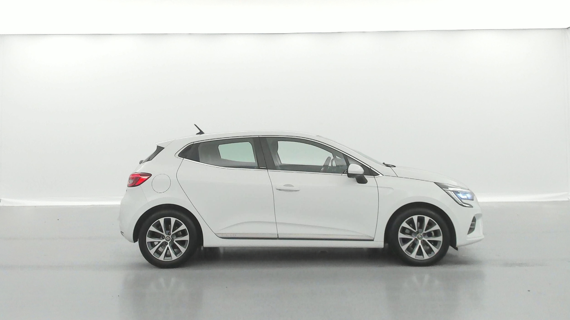 RENAULT CLIO   Intens E-Tech 140