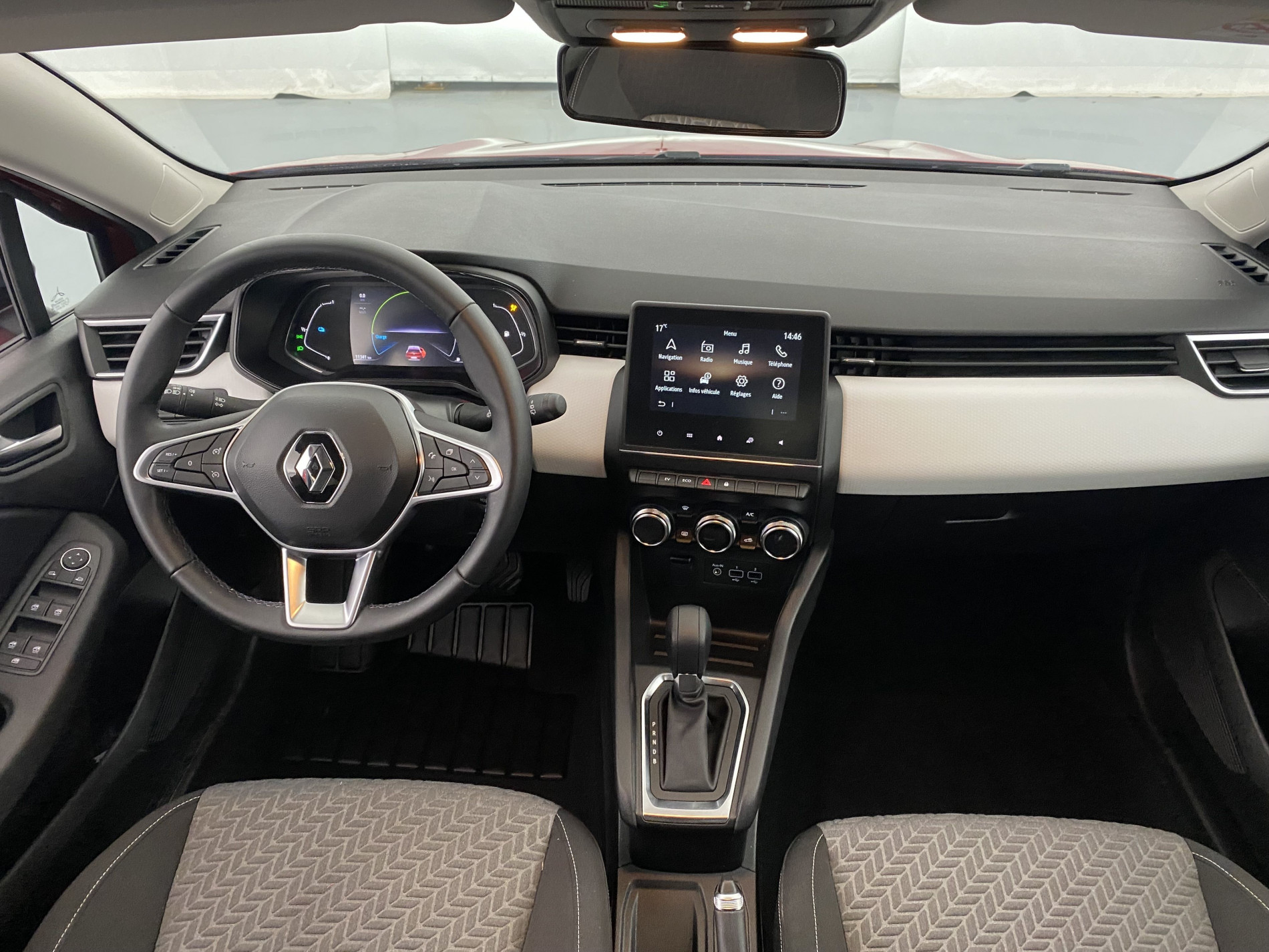 RENAULT CLIO   Evolution E-Tech full hybrid 145