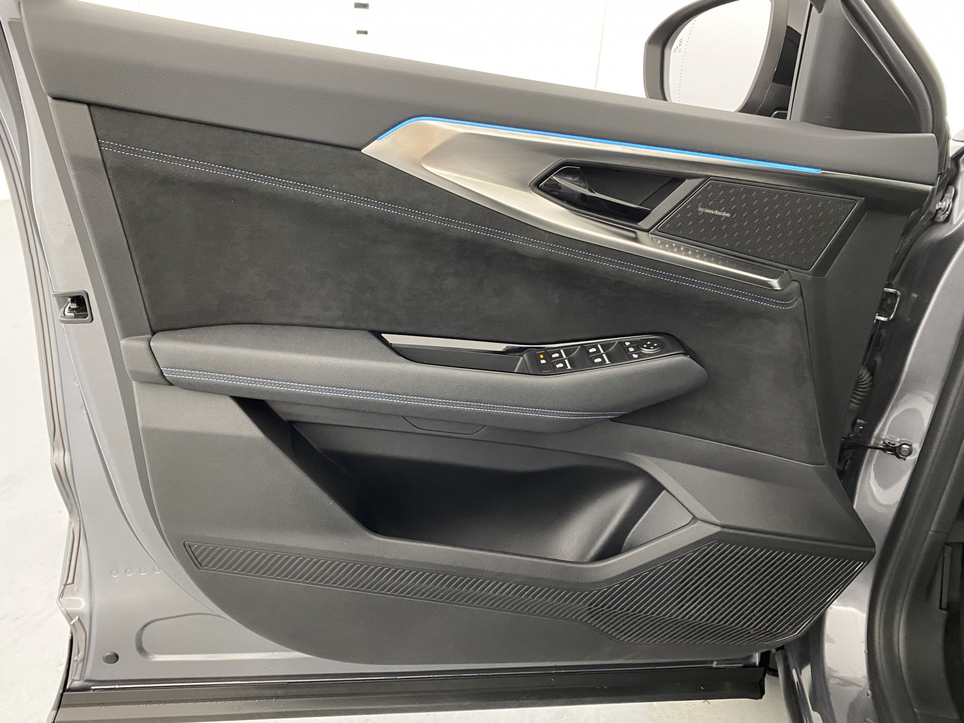 RENAULT AUSTRAL Iconic esprit Alpine + 4 CONTROL ET TOIT PANORAMIQUE E-Tech hybrid 200