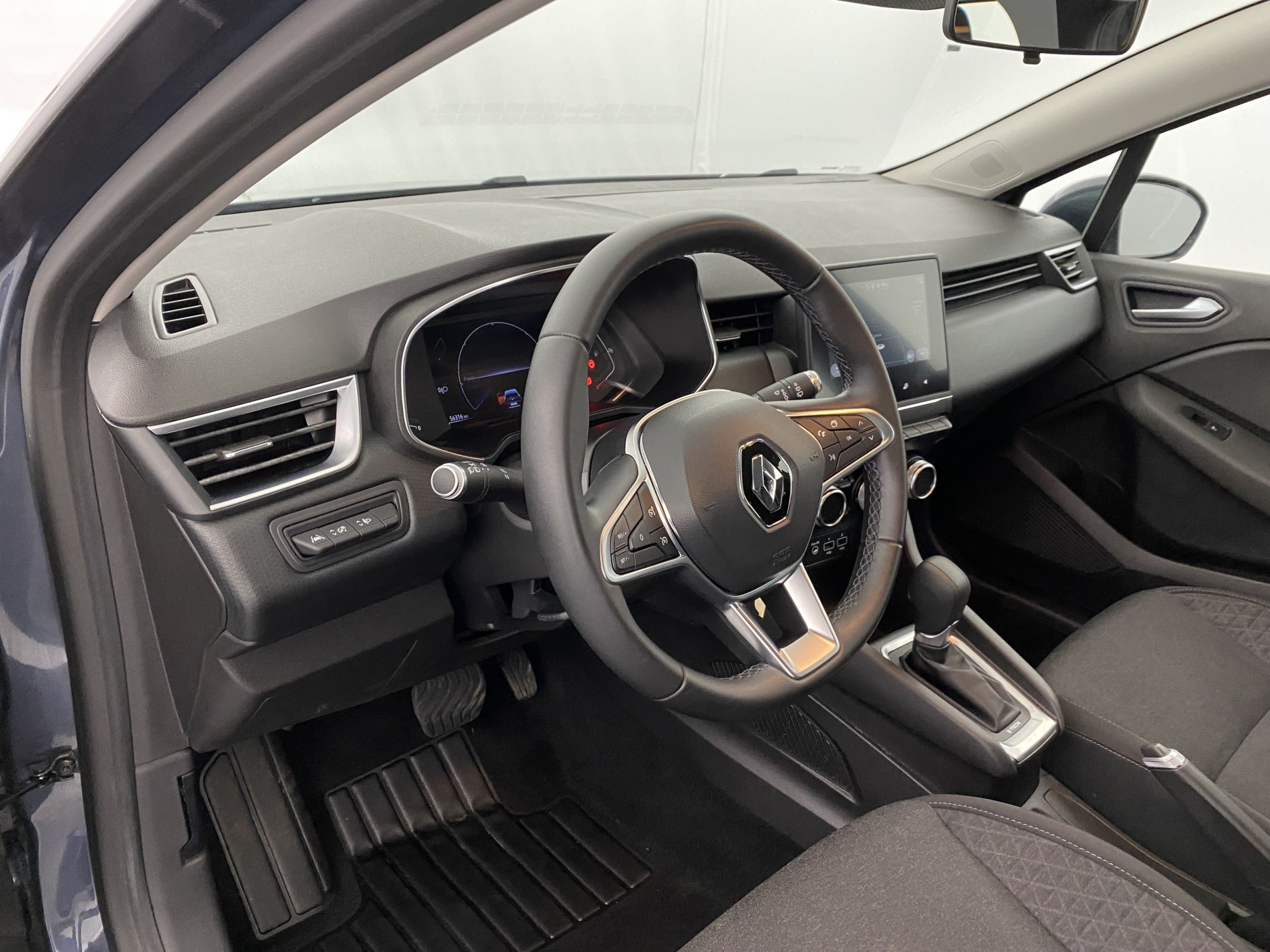 RENAULT CLIO   Business E-Tech 140 21