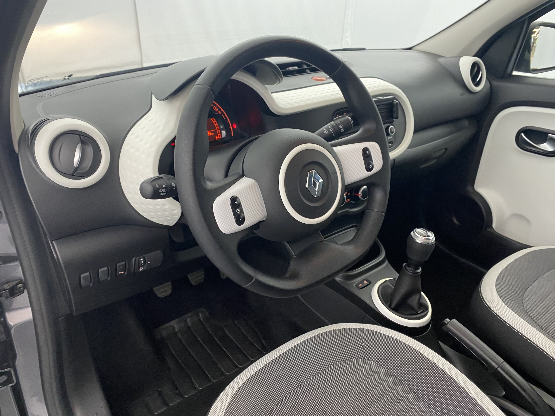 RENAULT TWINGO   Zen SCe 65