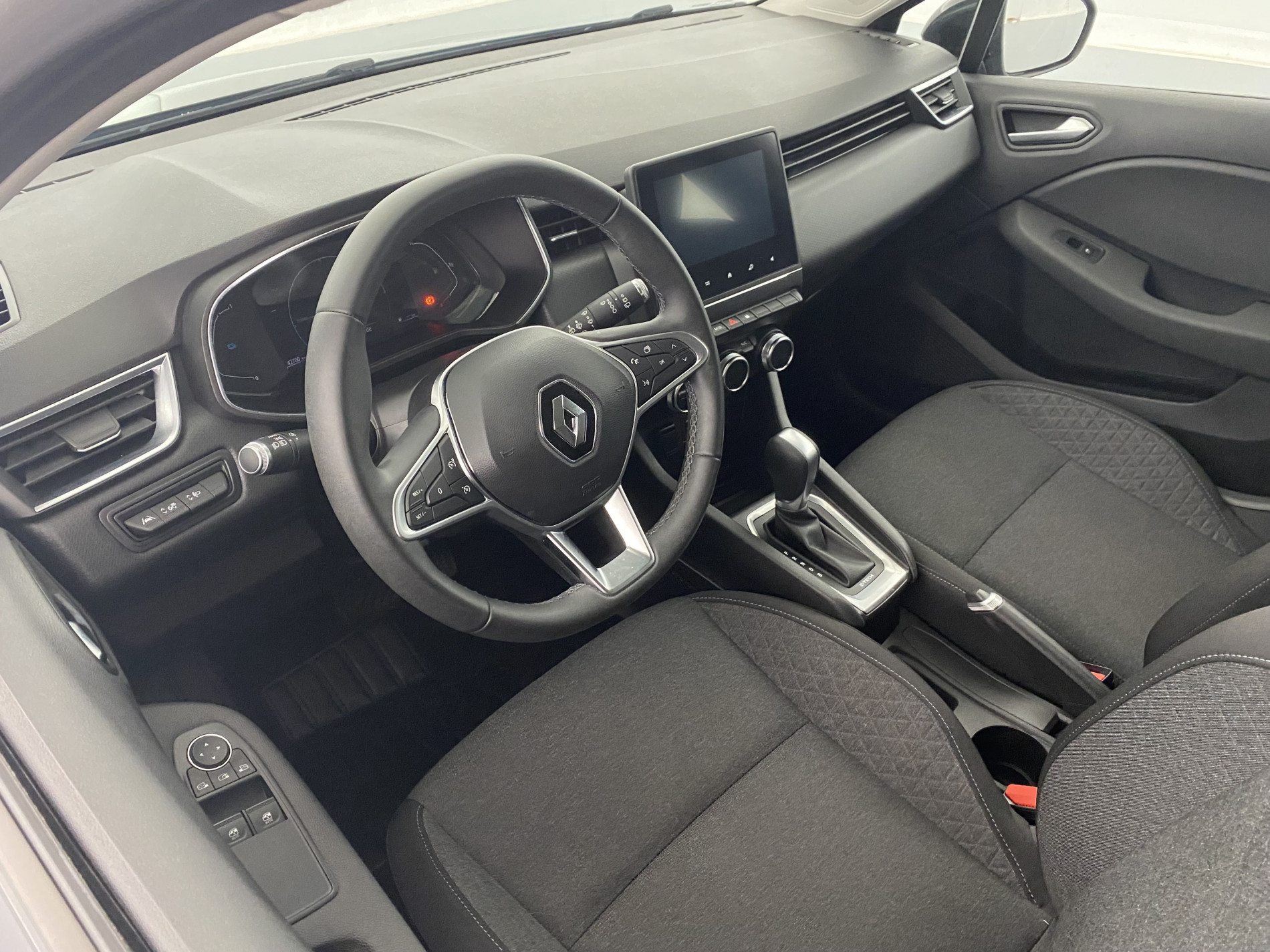 RENAULT CLIO   Business E-Tech 140