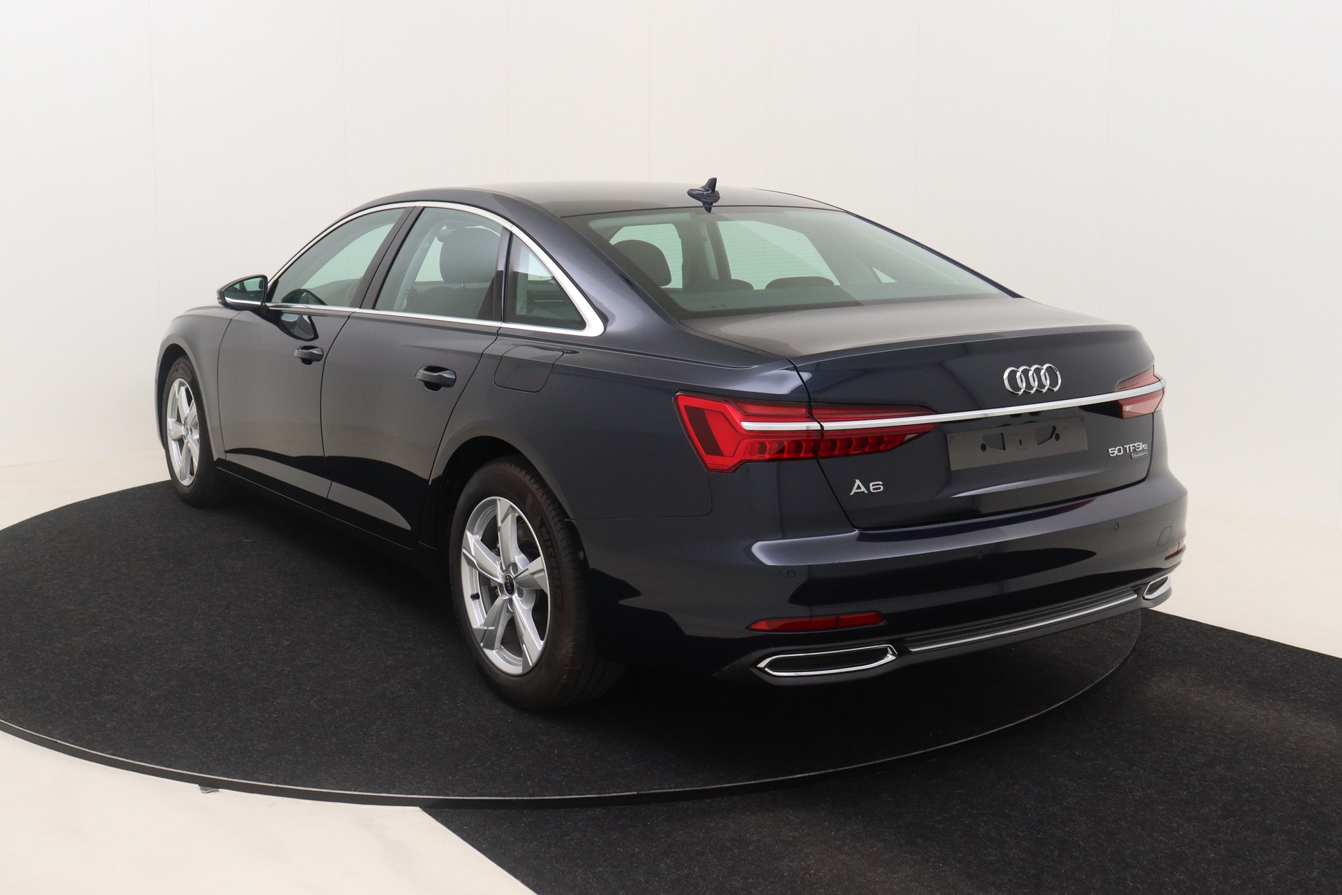 AUDI A6   50 TFSI e Quattro Advanced