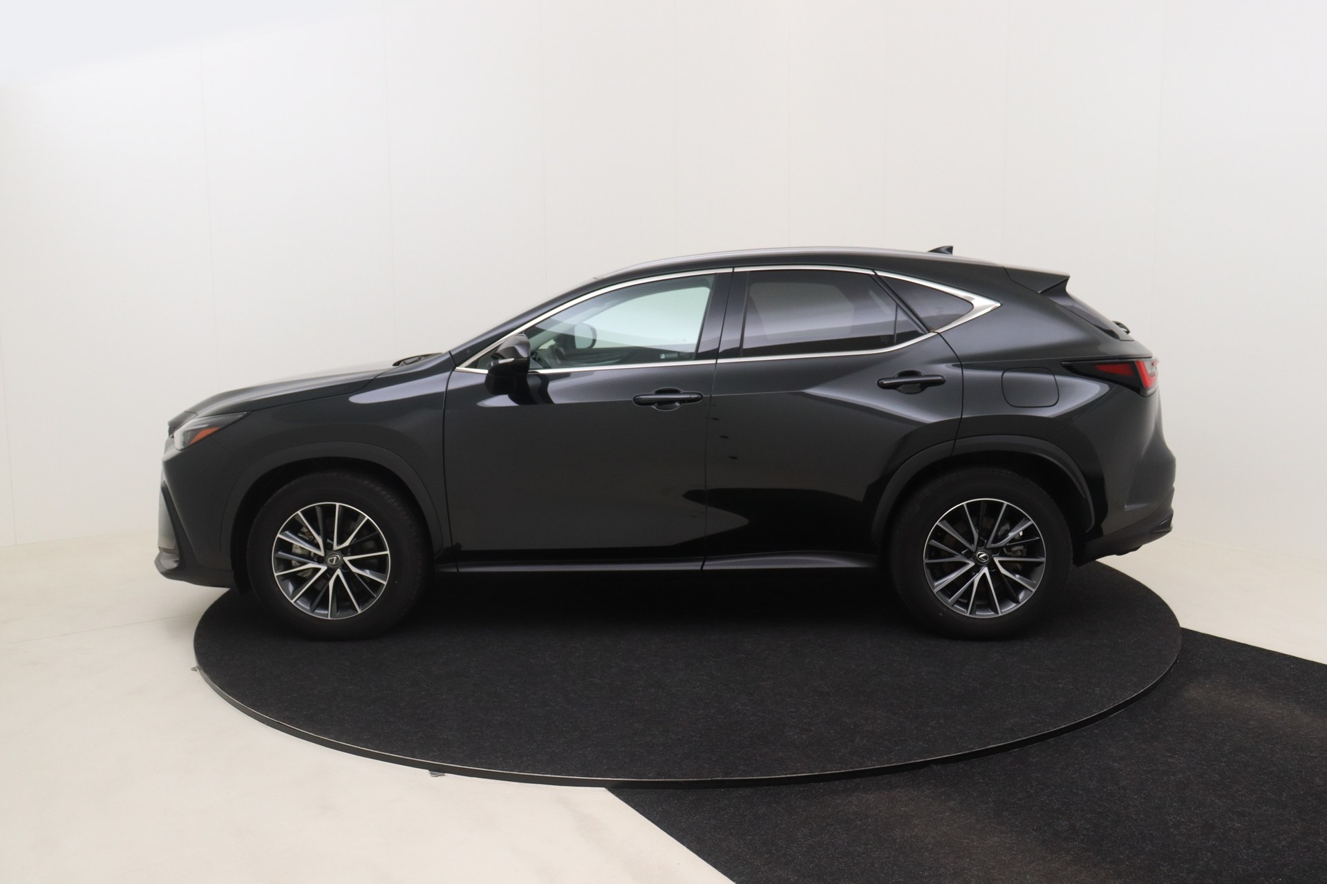 LEXUS NX 450H   2,5 PHEV 185ch Premium 4WD MY24