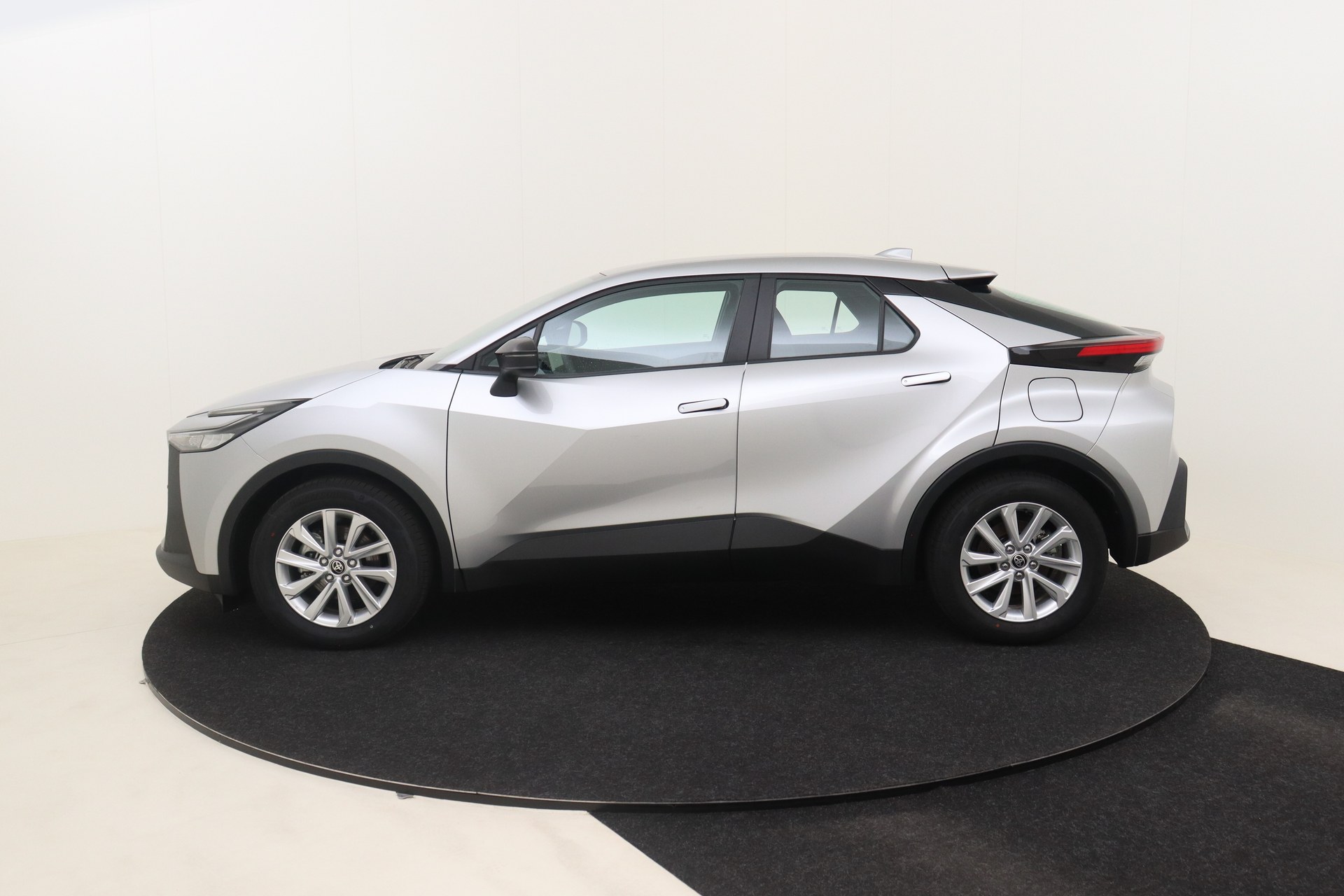 TOYOTA C-HR   1,8 HEV 98ch Active