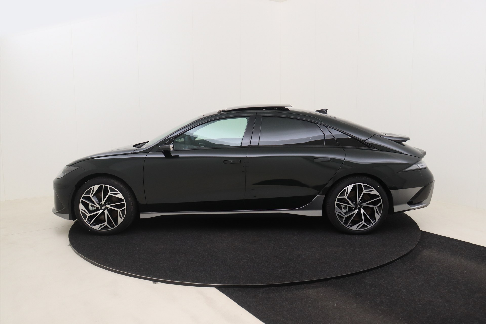 HYUNDAI IONIQ 6   77,4 kWh Ultra