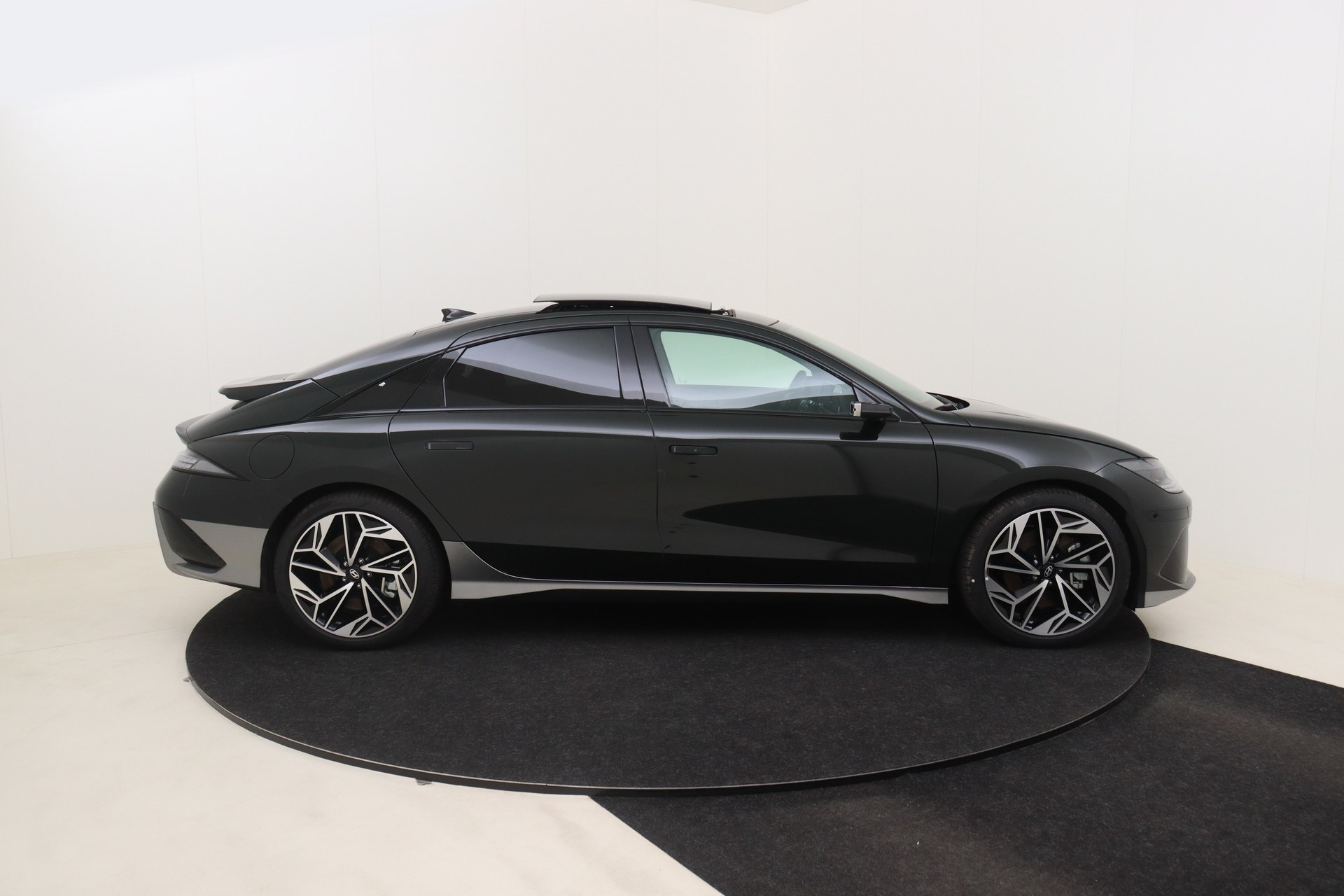 HYUNDAI IONIQ 6   77,4 kWh Ultra
