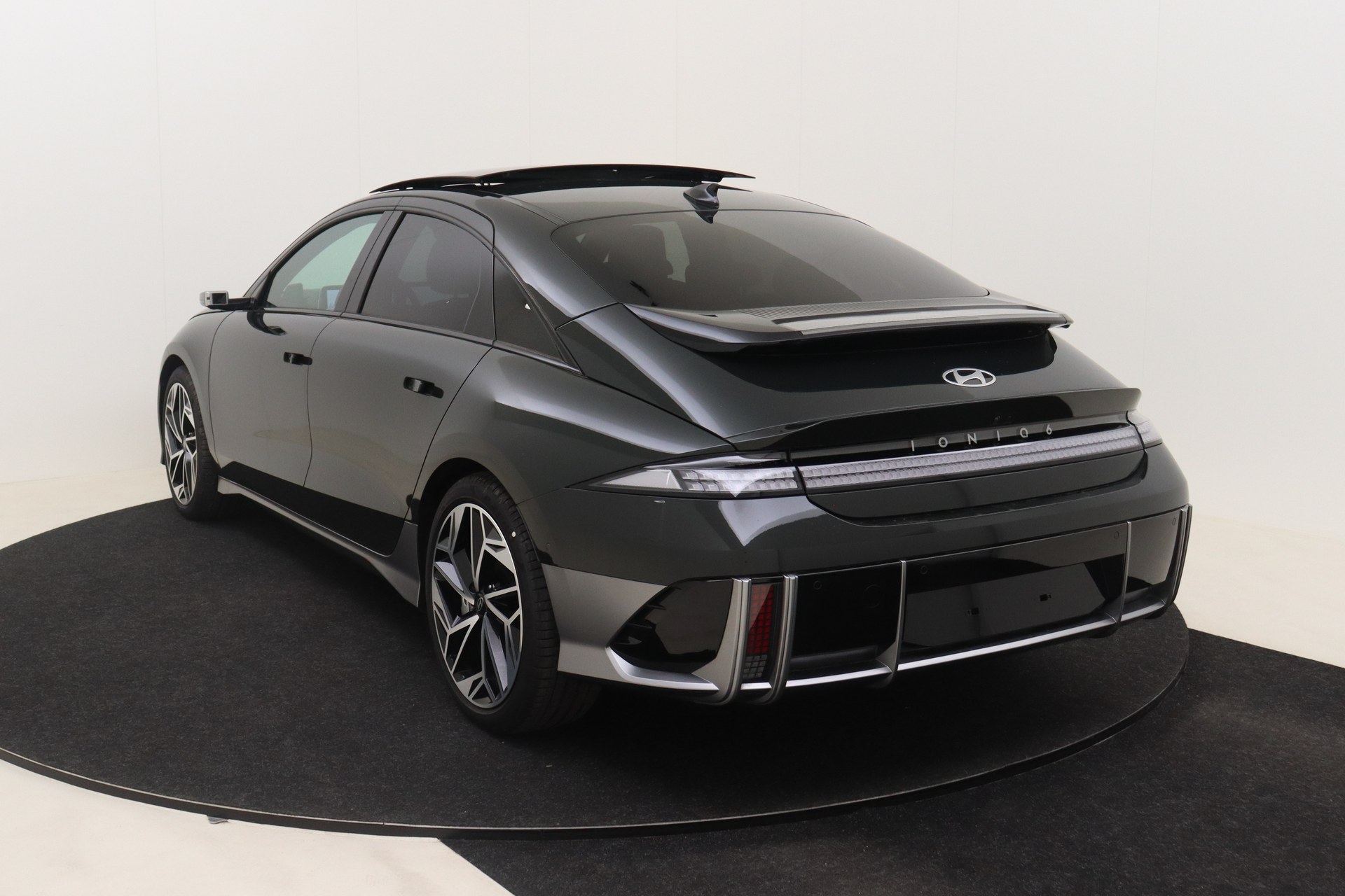 HYUNDAI IONIQ 6   77,4 kWh Ultra