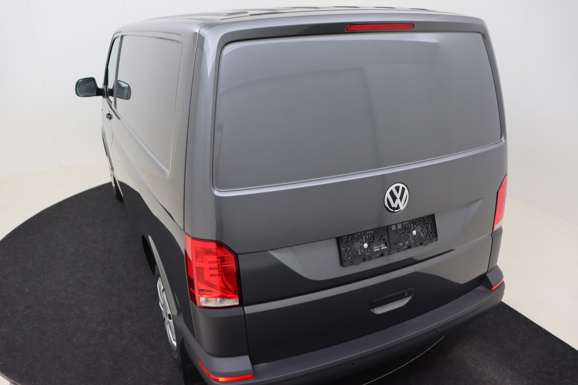 VOLKSWAGEN T6 Transporter   2.0 TDI 110ch 5M Van SWB