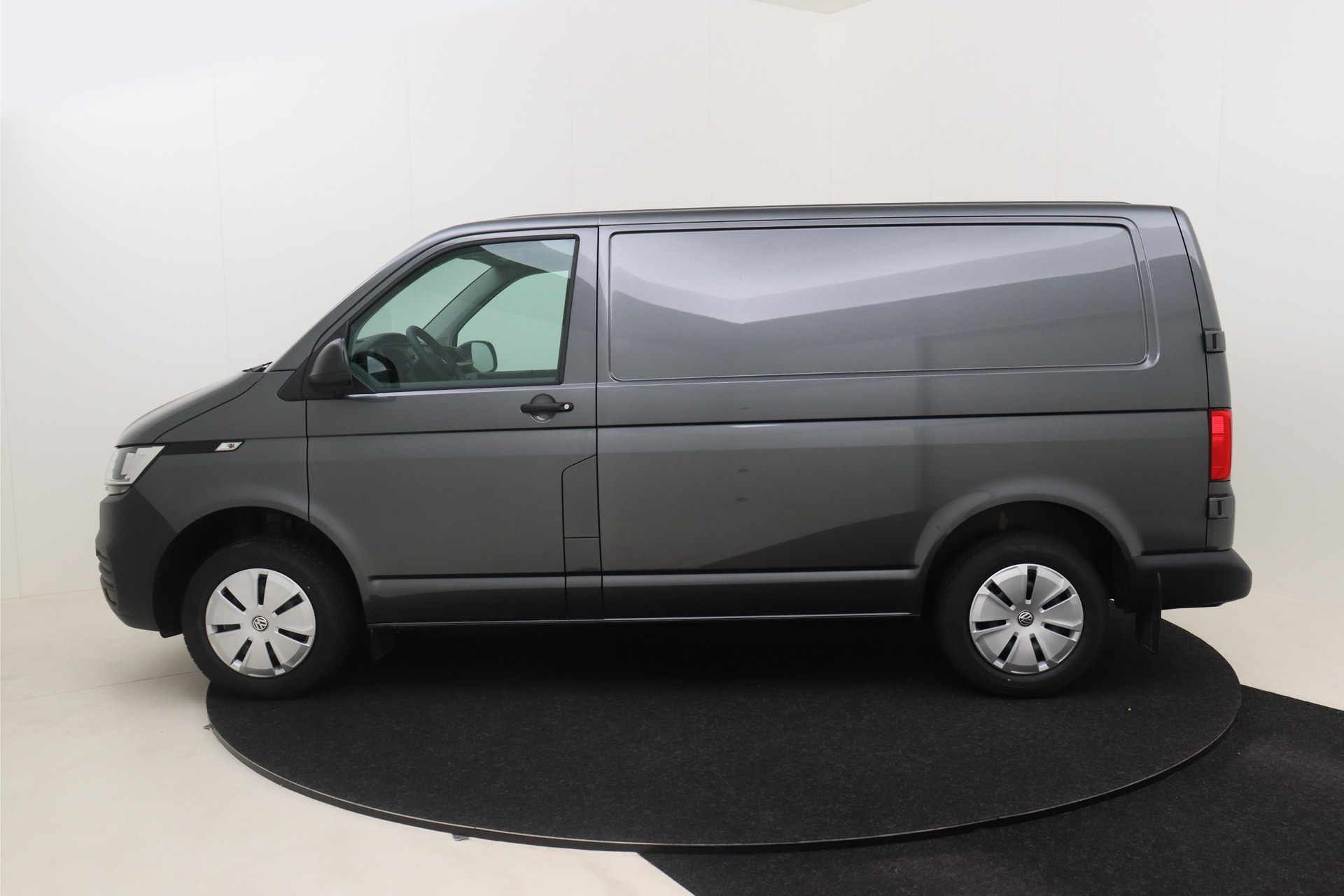 VOLKSWAGEN T6 Transporter   2.0 TDI 110ch 5M Van SWB