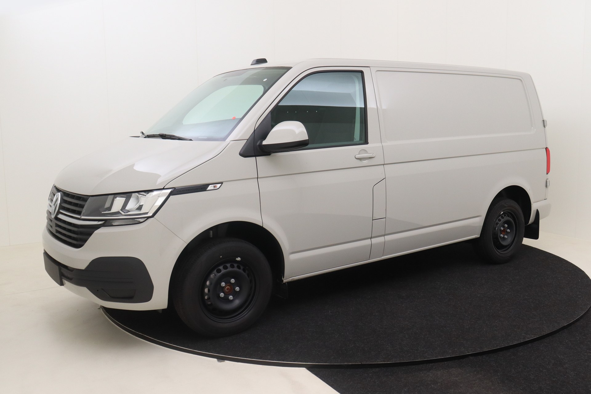 VOLKSWAGEN T6 Transporter   2.0 TDI 110ch 5M Van SWB