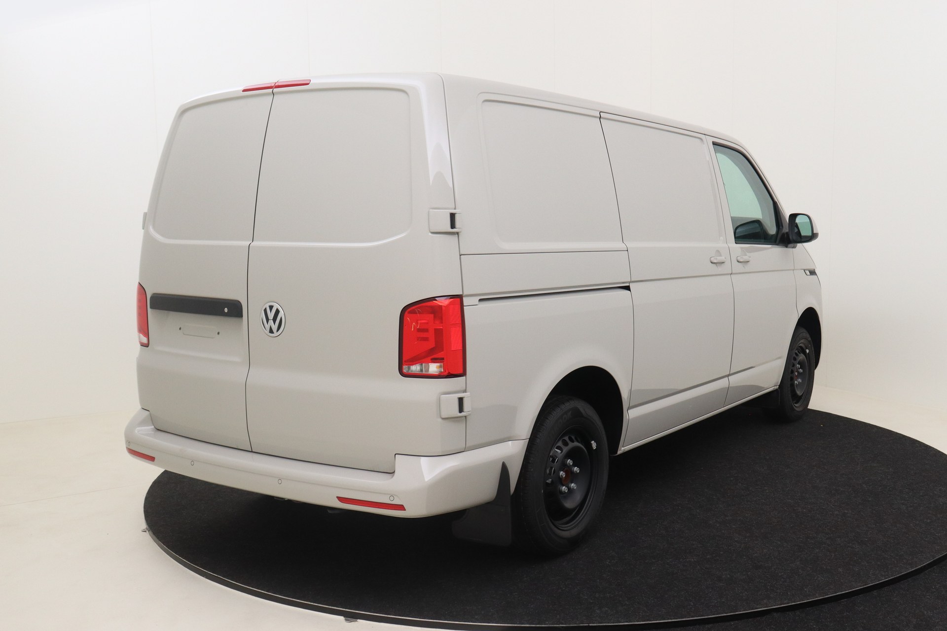 VOLKSWAGEN T6 Transporter   2.0 TDI 110ch 5M Van SWB