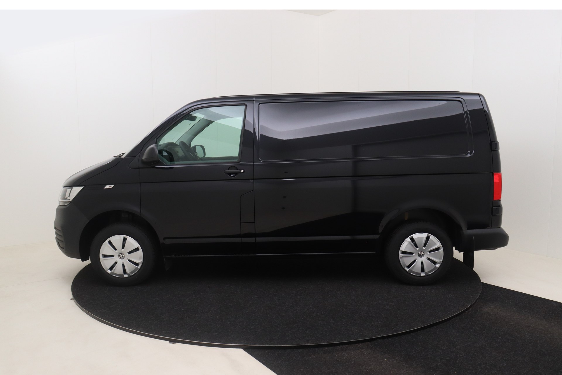 VOLKSWAGEN T6 Transporter   2.0 TDI 110ch 5M Van SWB