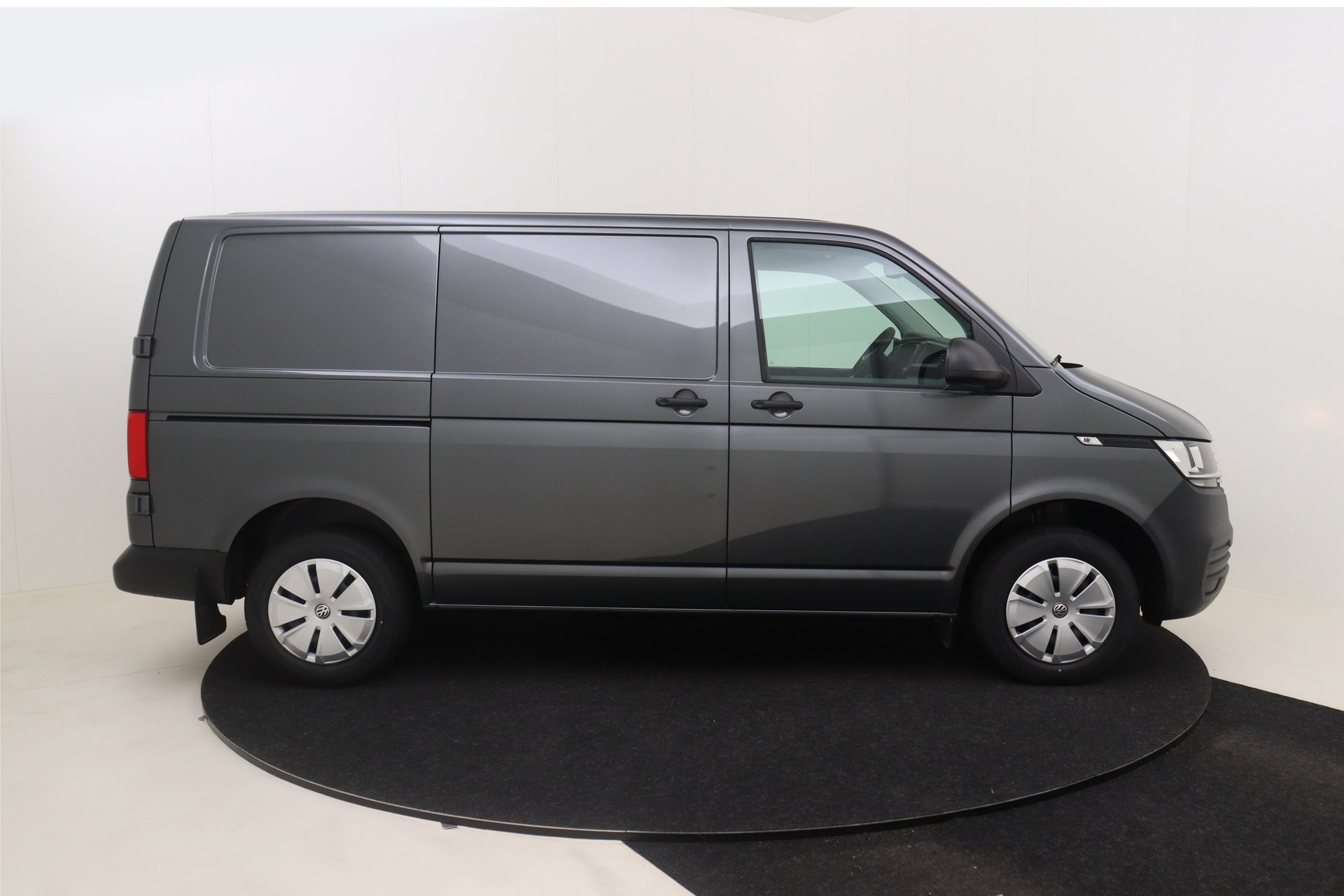 VOLKSWAGEN T6 Transporter   2.0 TDI 110ch 5M Van SWB