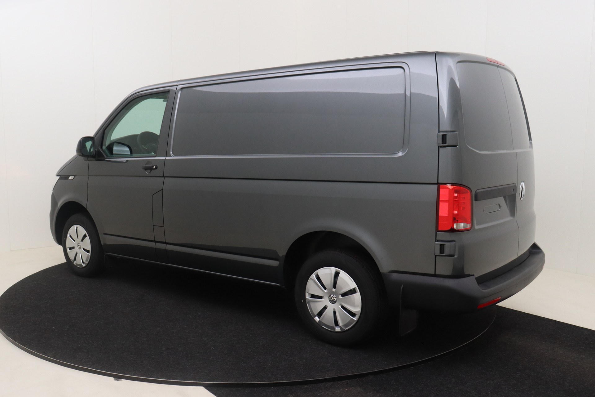 VOLKSWAGEN T6 Transporter   2.0 TDI 110ch 5M Van SWB