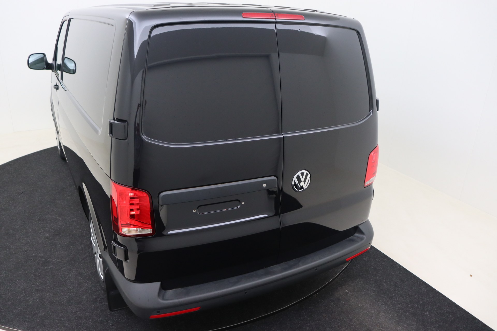 VOLKSWAGEN T6 Transporter   2.0 TDI 110ch 5M Van SWB