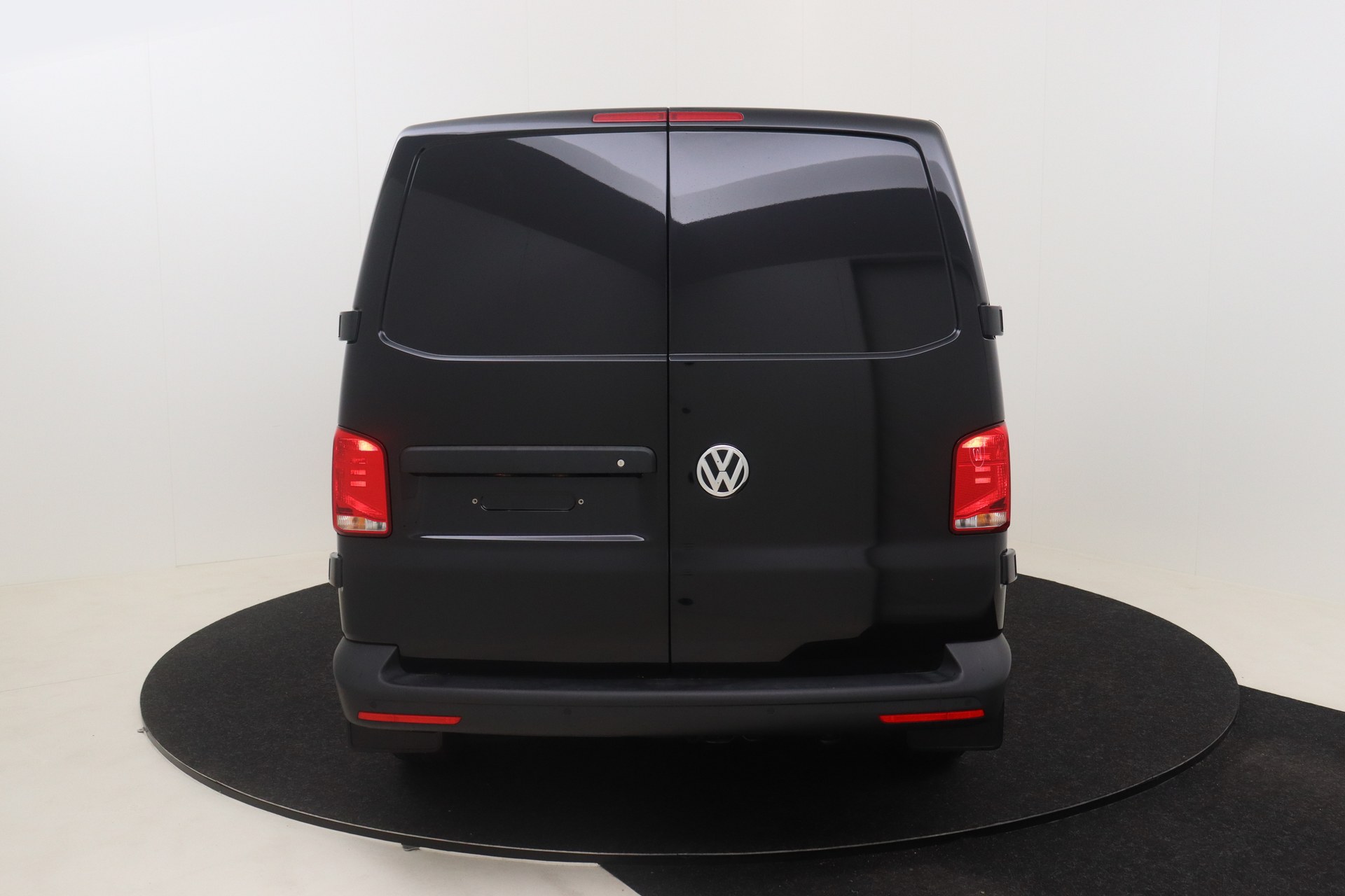 VOLKSWAGEN T6 Transporter   2.0 TDI 110ch 5M Van SWB