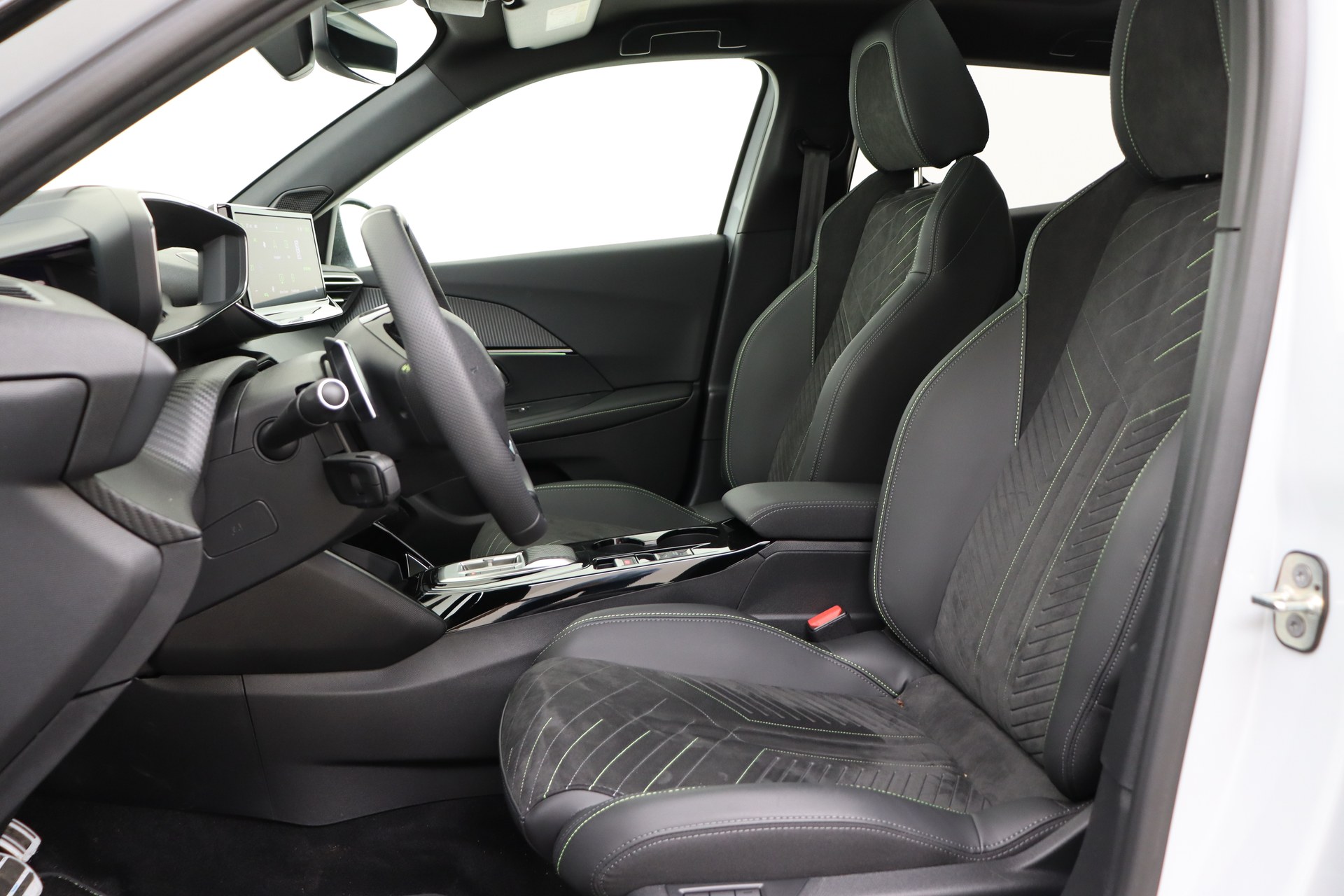 PEUGEOT 2008 1.2 Turbo 130ch EAT8    GT