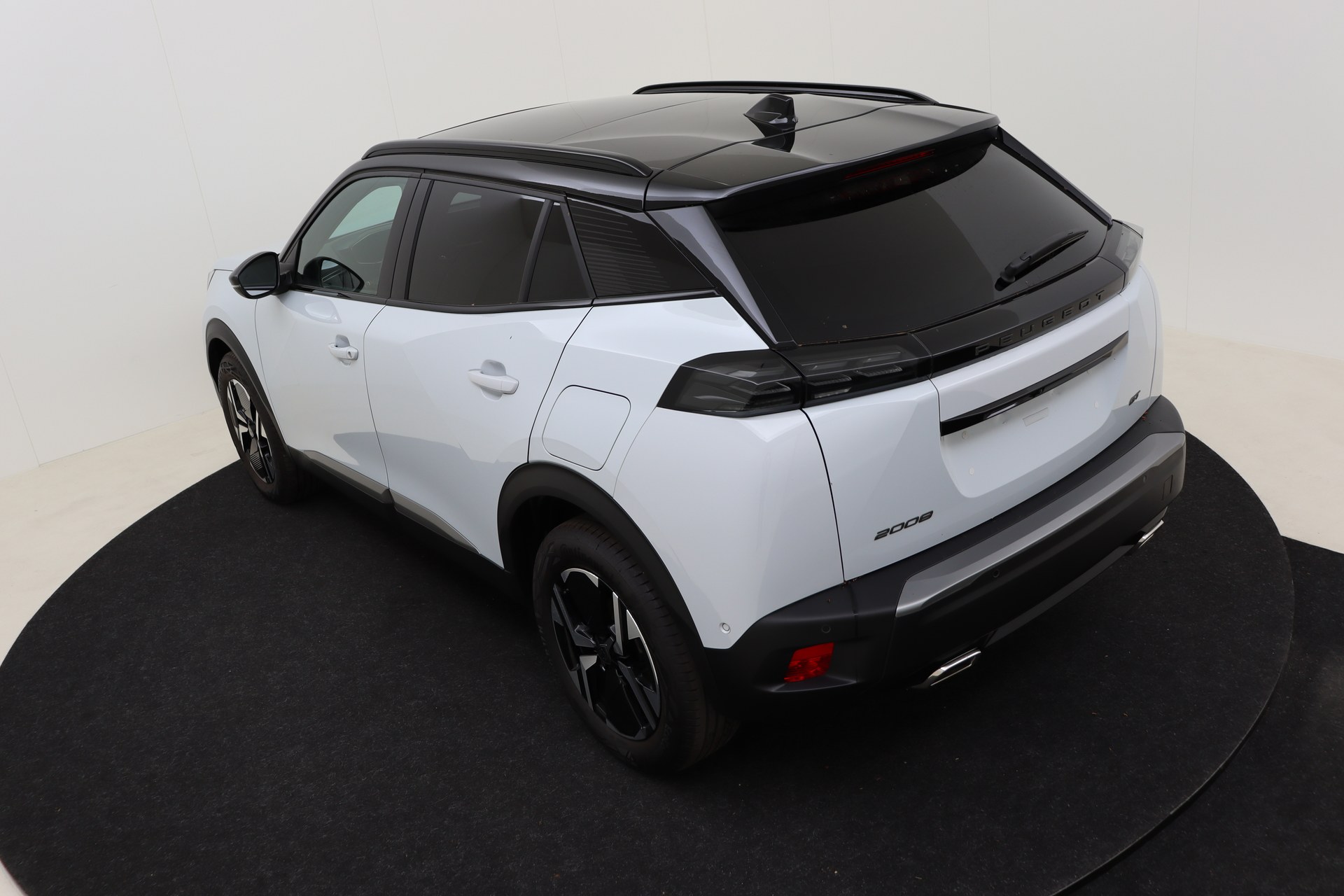 PEUGEOT 2008 1.2 Turbo 130ch EAT8    GT