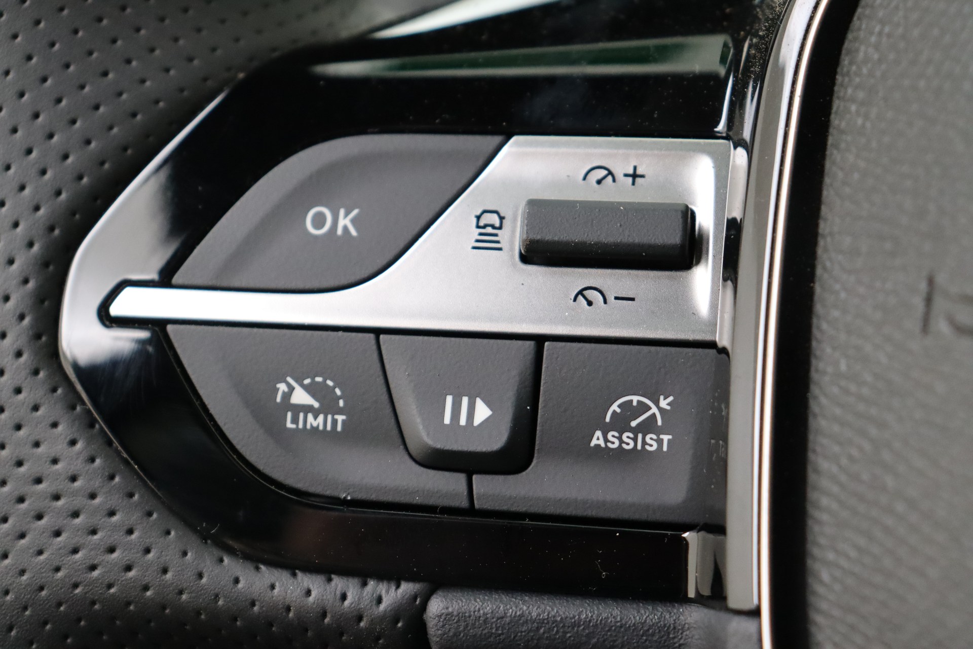 PEUGEOT 308 1.5 BlueHDi 130ch EAT8    GT