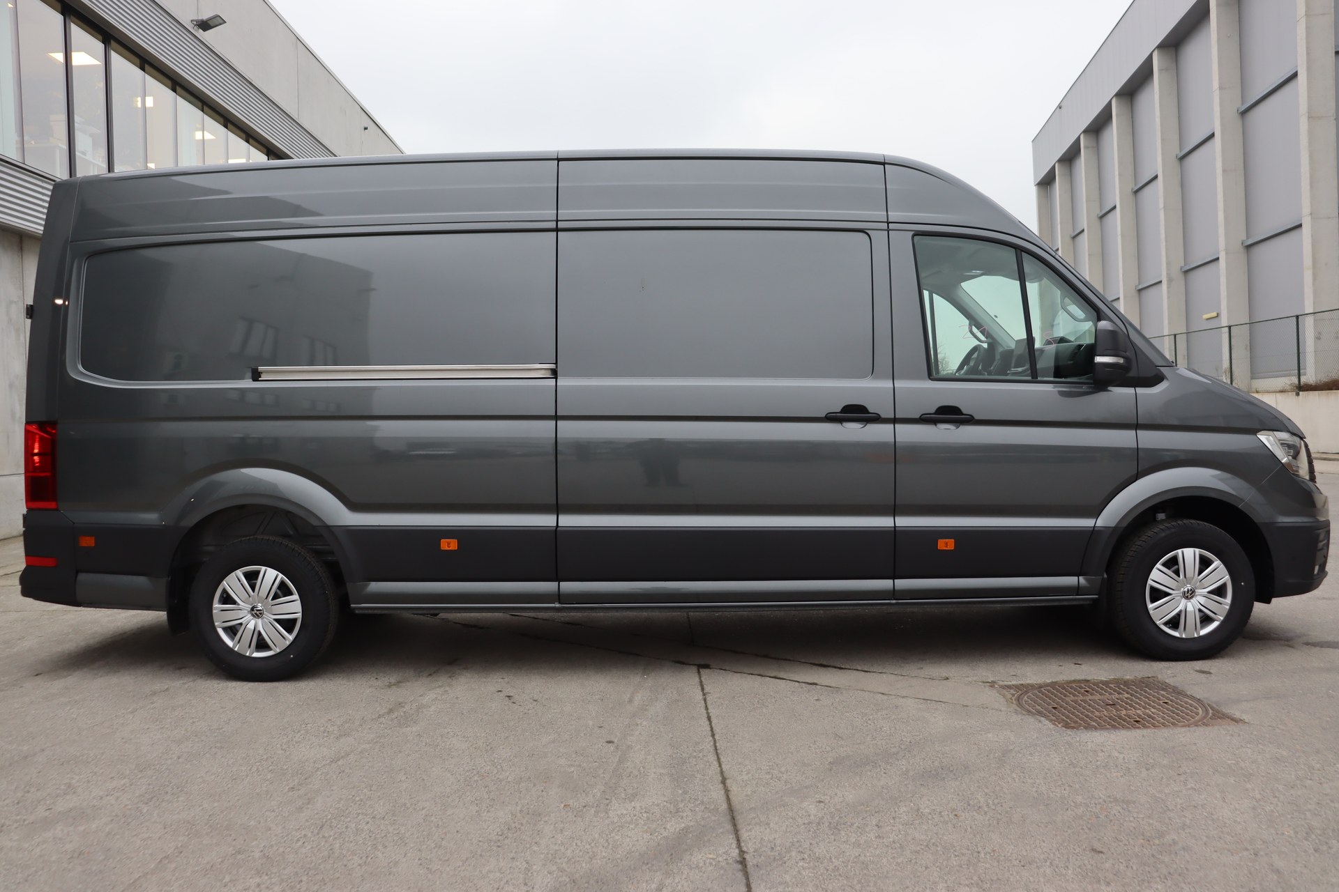 VOLKSWAGEN CRAFTER 2.0 TDI 177ch Aut. 35 Fourgon L4H3 4490 mm