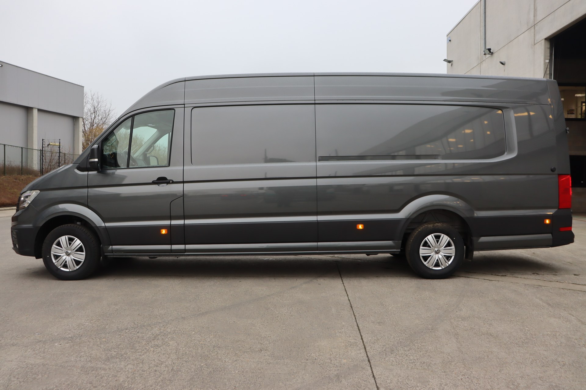 VOLKSWAGEN CRAFTER 2.0 TDI 177ch Aut. 35 Fourgon L5H3 4490 mm