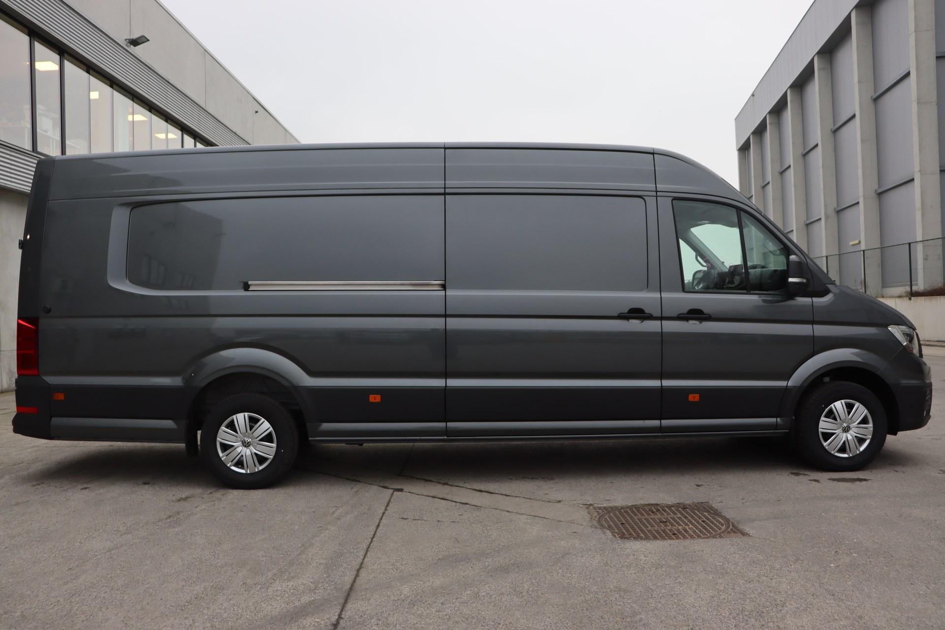 VOLKSWAGEN CRAFTER 2.0 TDI 177ch Aut. 35 Fourgon L5H3 4490 mm