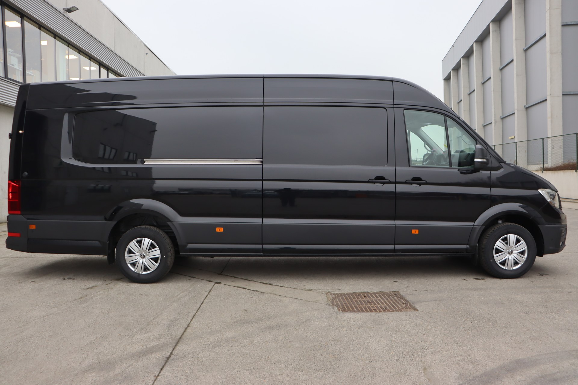 VOLKSWAGEN CRAFTER 2.0 TDI 177ch Aut. 35 Fourgon L5H3 4490 mm