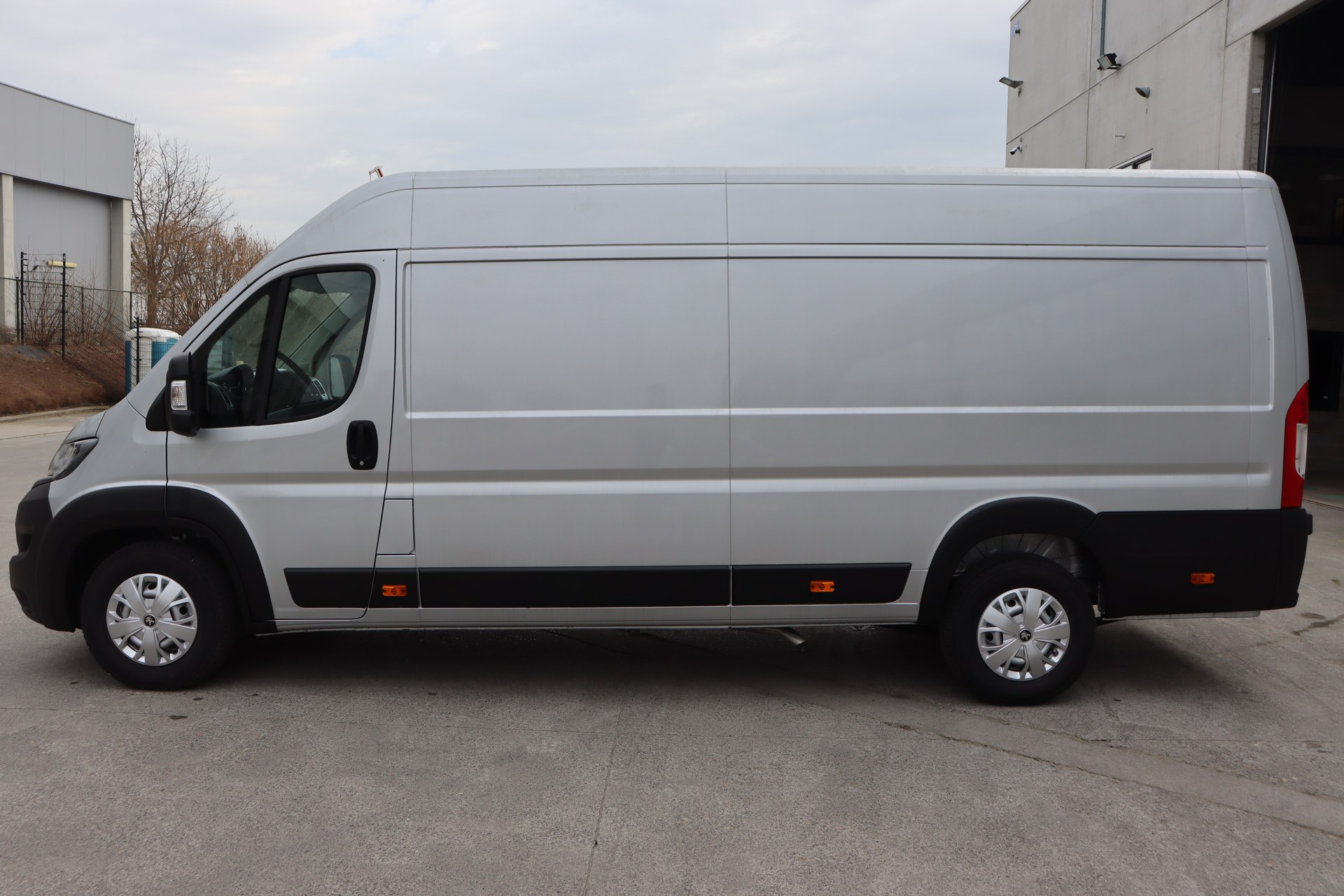 PEUGEOT BOXER 2.2 BlueHDi 165ch S&S Man.6 435 L4H2