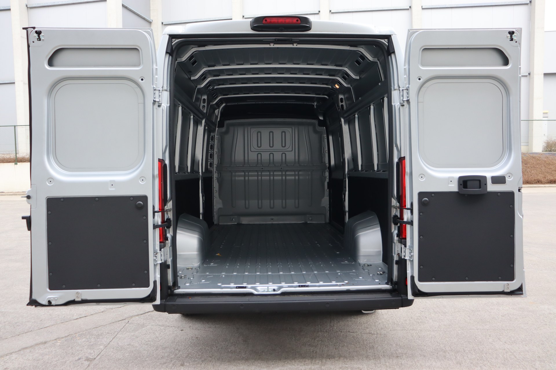 PEUGEOT BOXER 2.2 BlueHDi 165ch S&S Man.6 435 L4H2