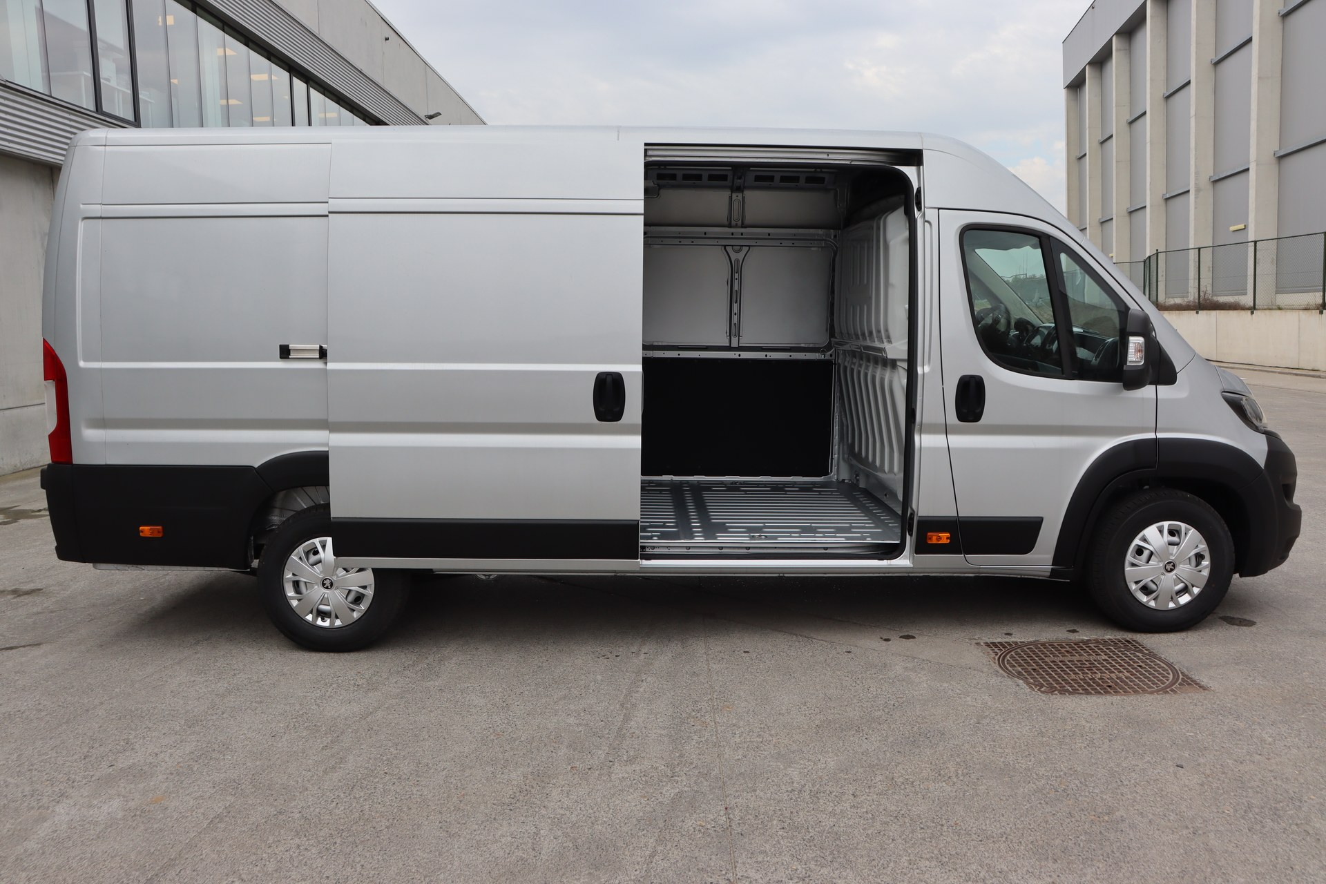 PEUGEOT BOXER 2.2 BlueHDi 165ch S&S Man.6 435 L4H2