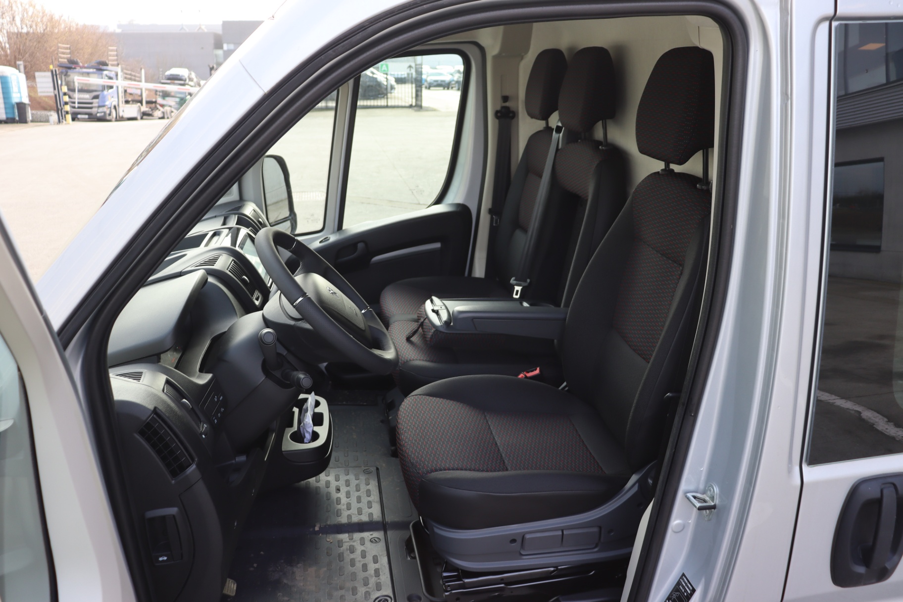 PEUGEOT BOXER 2.2 BlueHDi 165ch S&S Man.6 435 L4H2