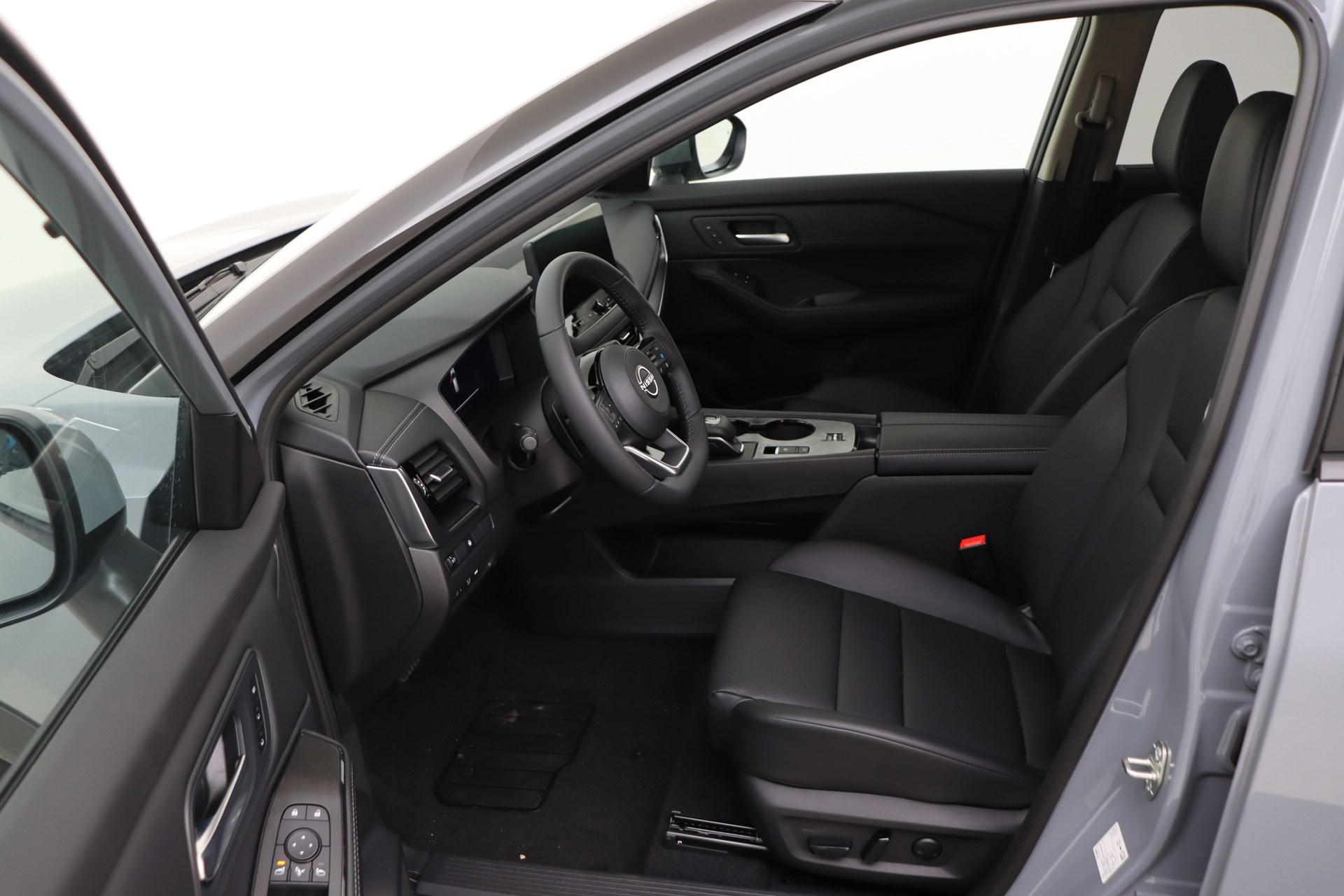 NISSAN X-TRAIL 1.5 VC-T Mild Hybrid 163ch CVT 2WD N-Connecta + PVC leather + Comfort pack 5pl