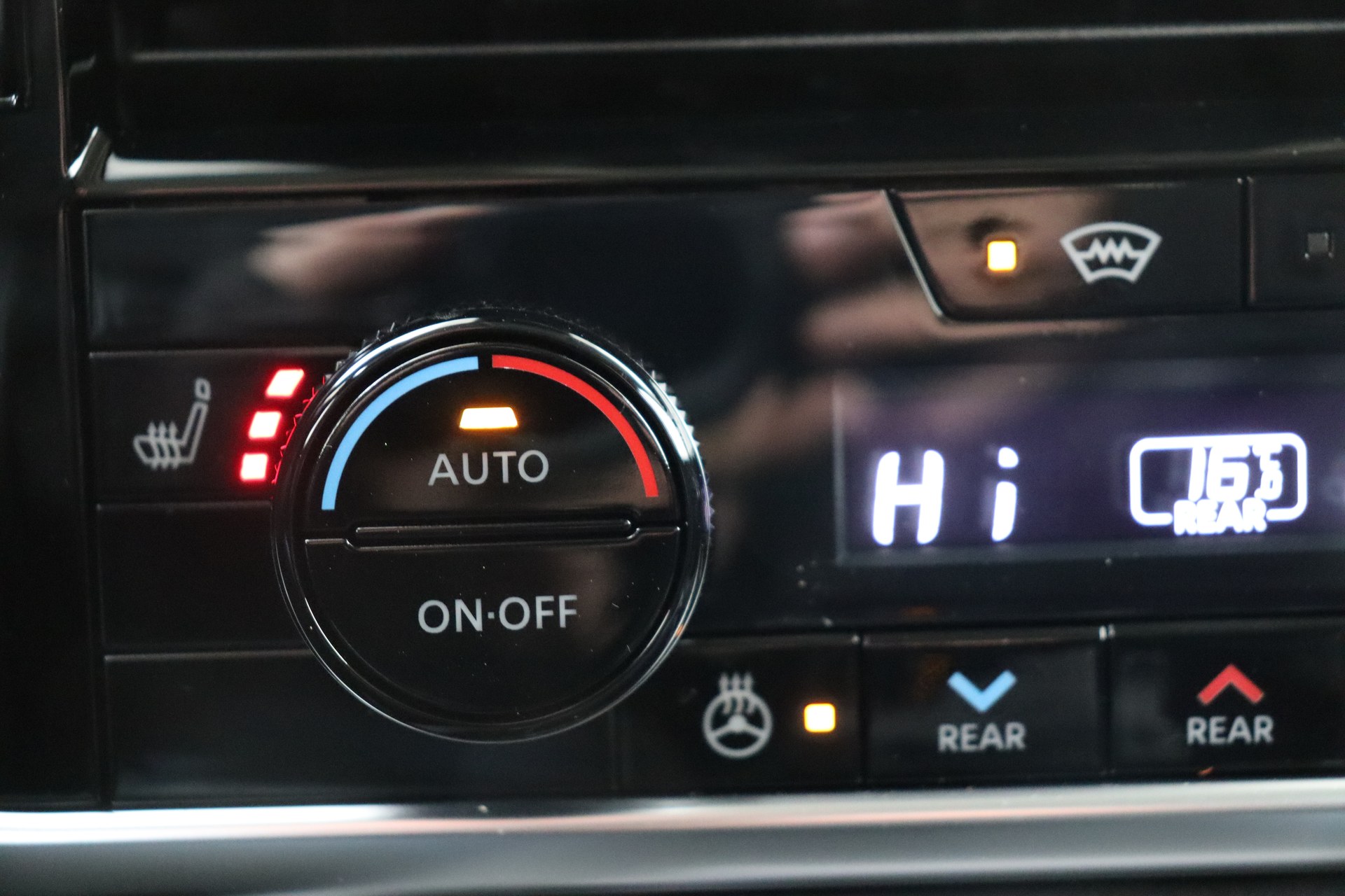 NISSAN X-TRAIL 1.5 VC-T Mild Hybrid 163ch CVT 2WD N-Connecta + PVC leather + Comfort pack 5pl