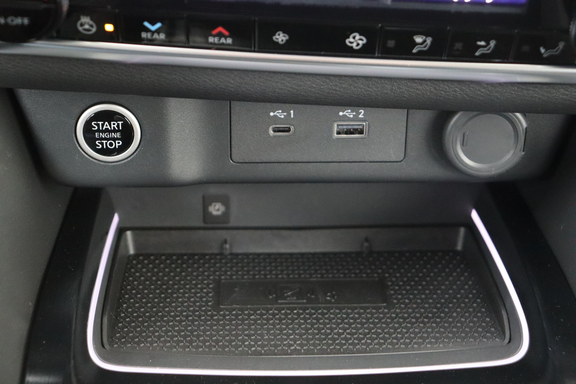 NISSAN X-TRAIL 1.5 VC-T Mild Hybrid 163ch CVT 2WD N-Connecta + PVC leather + Comfort pack 5pl