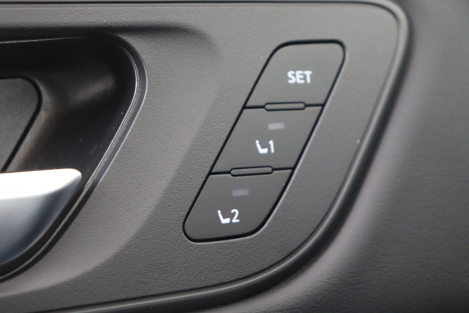 NISSAN X-TRAIL 1.5 VC-T Mild Hybrid 163ch CVT 2WD N-Connecta + PVC leather + Comfort pack 5pl