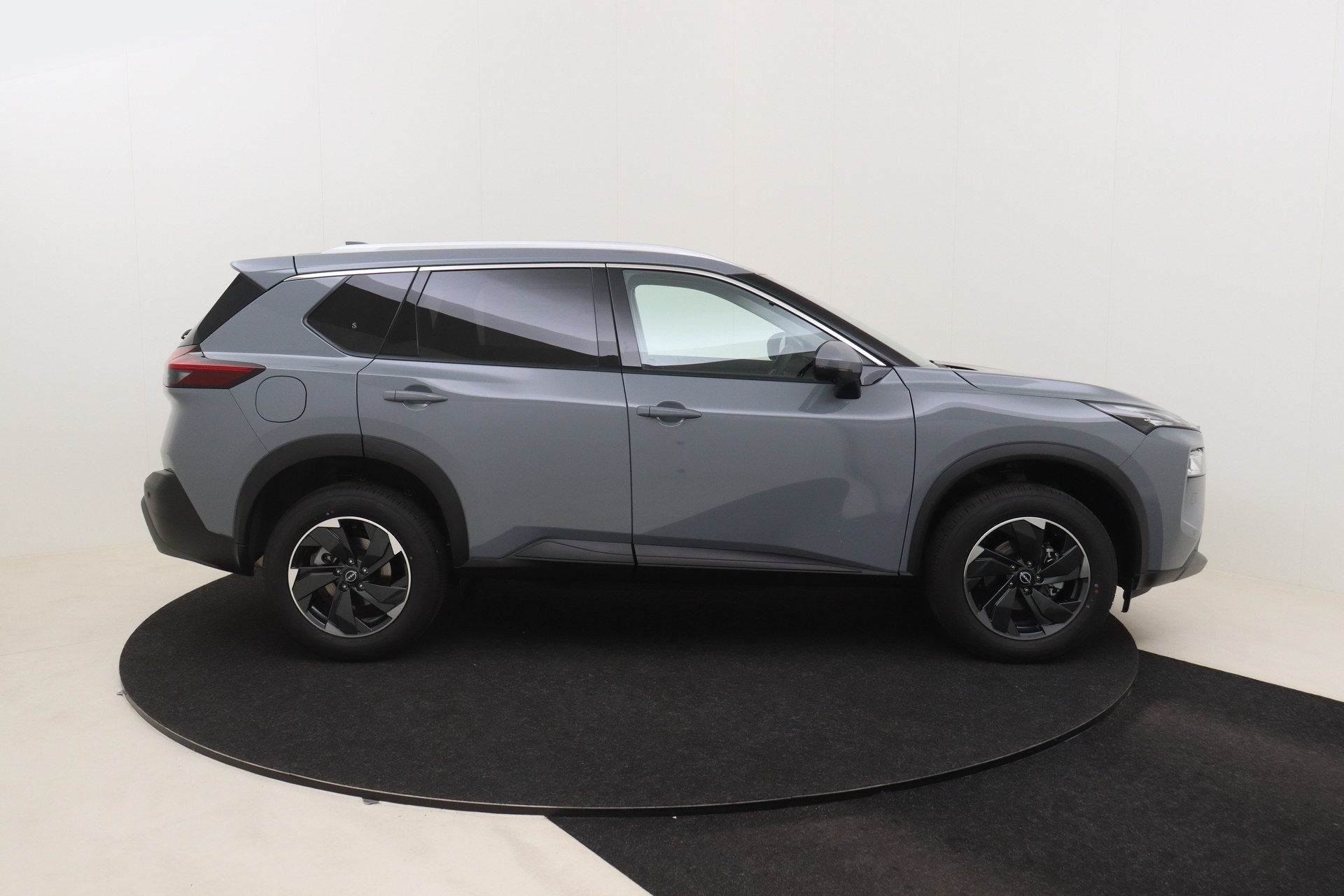 NISSAN X-TRAIL 1.5 VC-T Mild Hybrid 163ch CVT 2WD N-Connecta + PVC leather + Comfort pack 5pl
