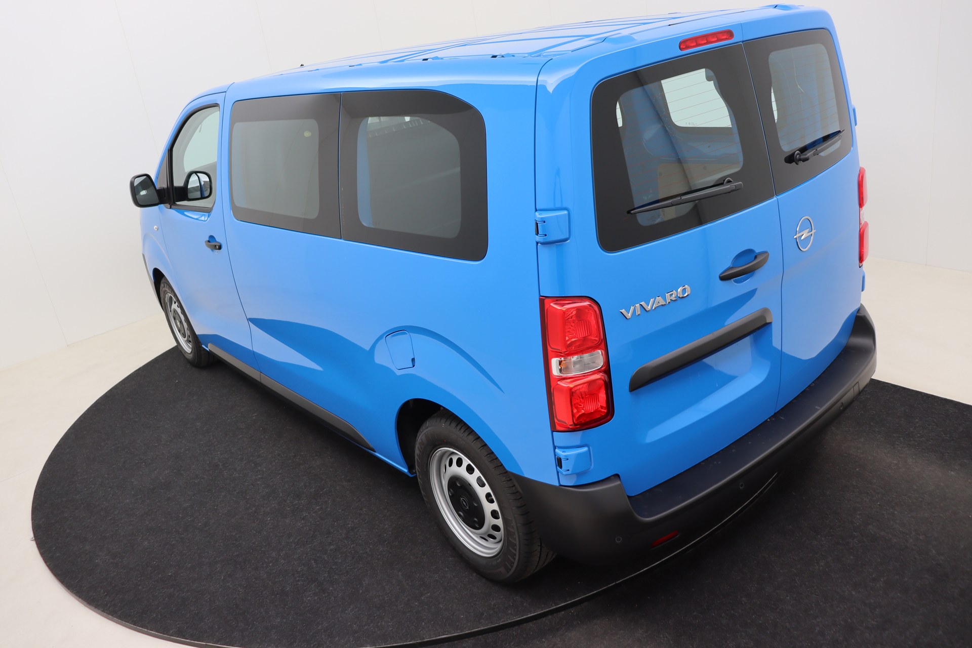 OPEL Vivaro 2.0 Turbo D 145 S/S AT8    New Van L2