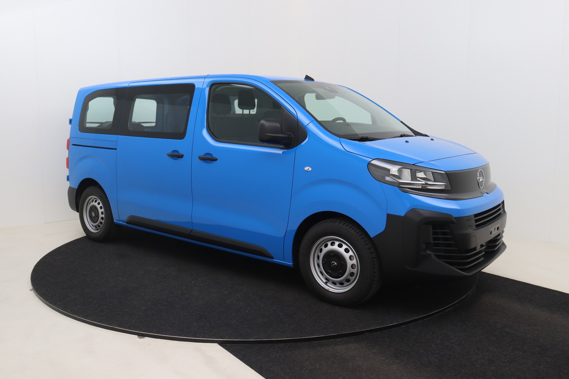 OPEL Vivaro 2.0 Turbo D 145 S/S AT8    New Van L2