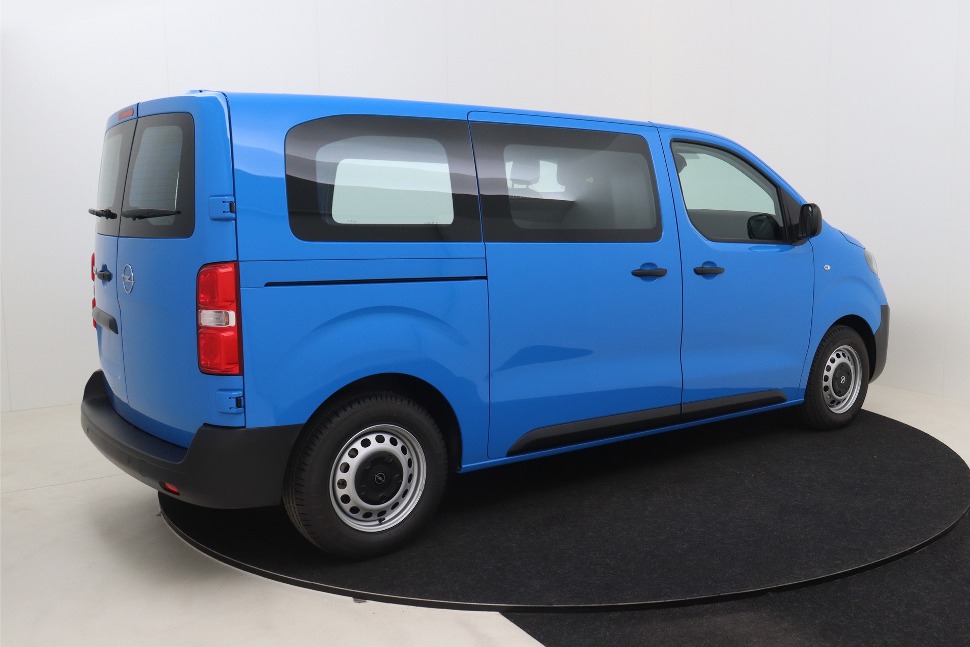 OPEL Vivaro 2.0 Turbo D 145 S/S AT8    New Van L2