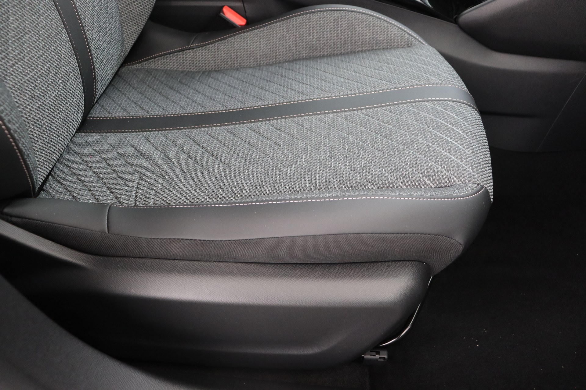 PEUGEOT 208 1,2 Turbo 100ch Man.6 Allure